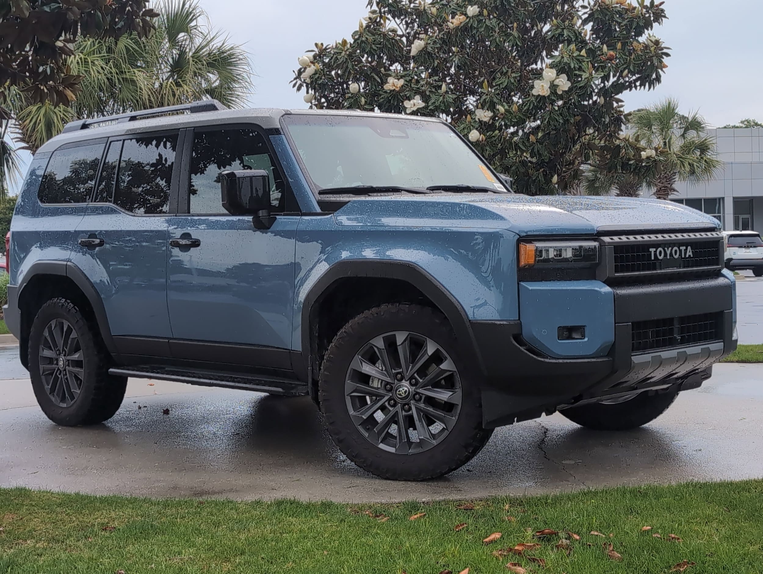 2025 Toyota Land Cruiser photo 2