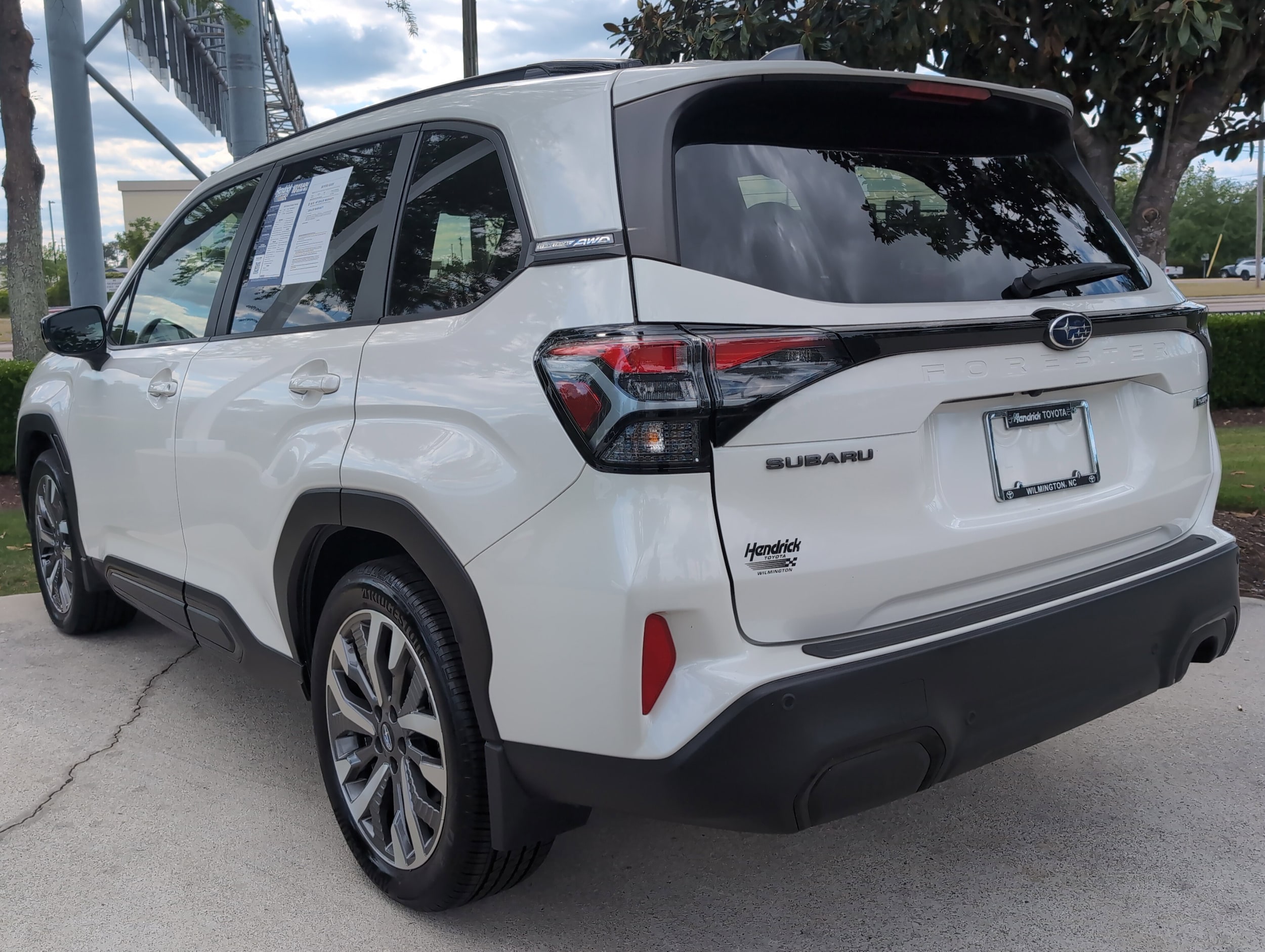 2025 Subaru Forester Touring photo 6