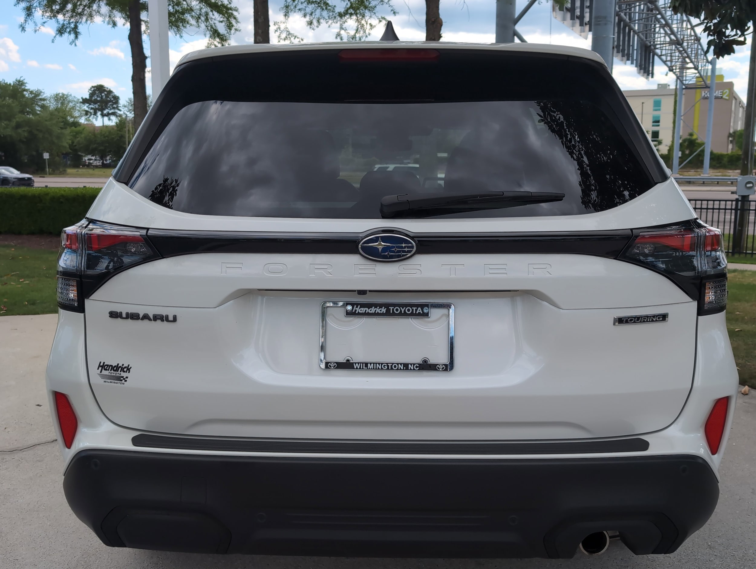 2025 Subaru Forester Touring photo 3