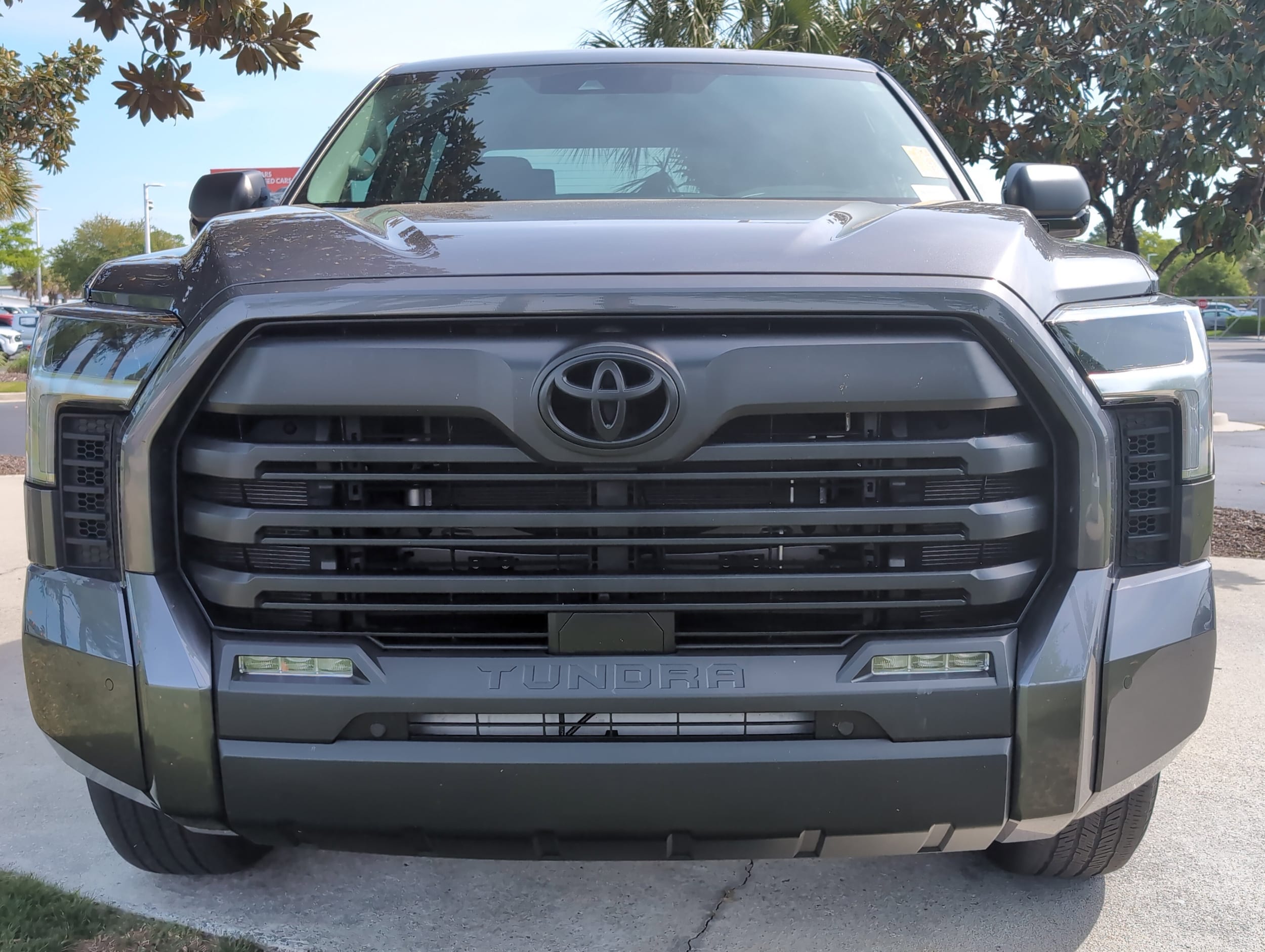 2023 Toyota Tundra 4WD SR5 photo 2
