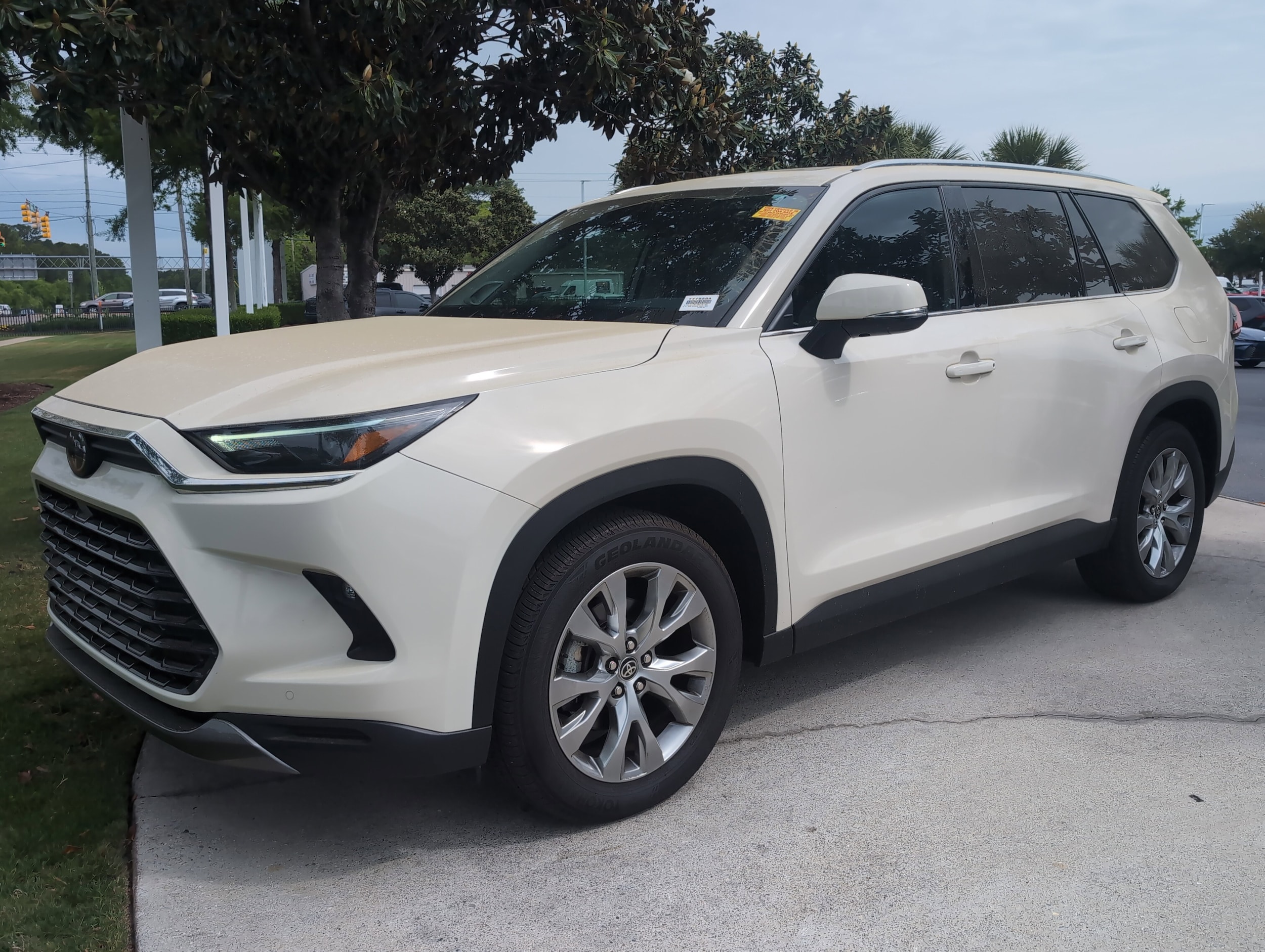 2024 Toyota Grand Highlander Limited photo 4