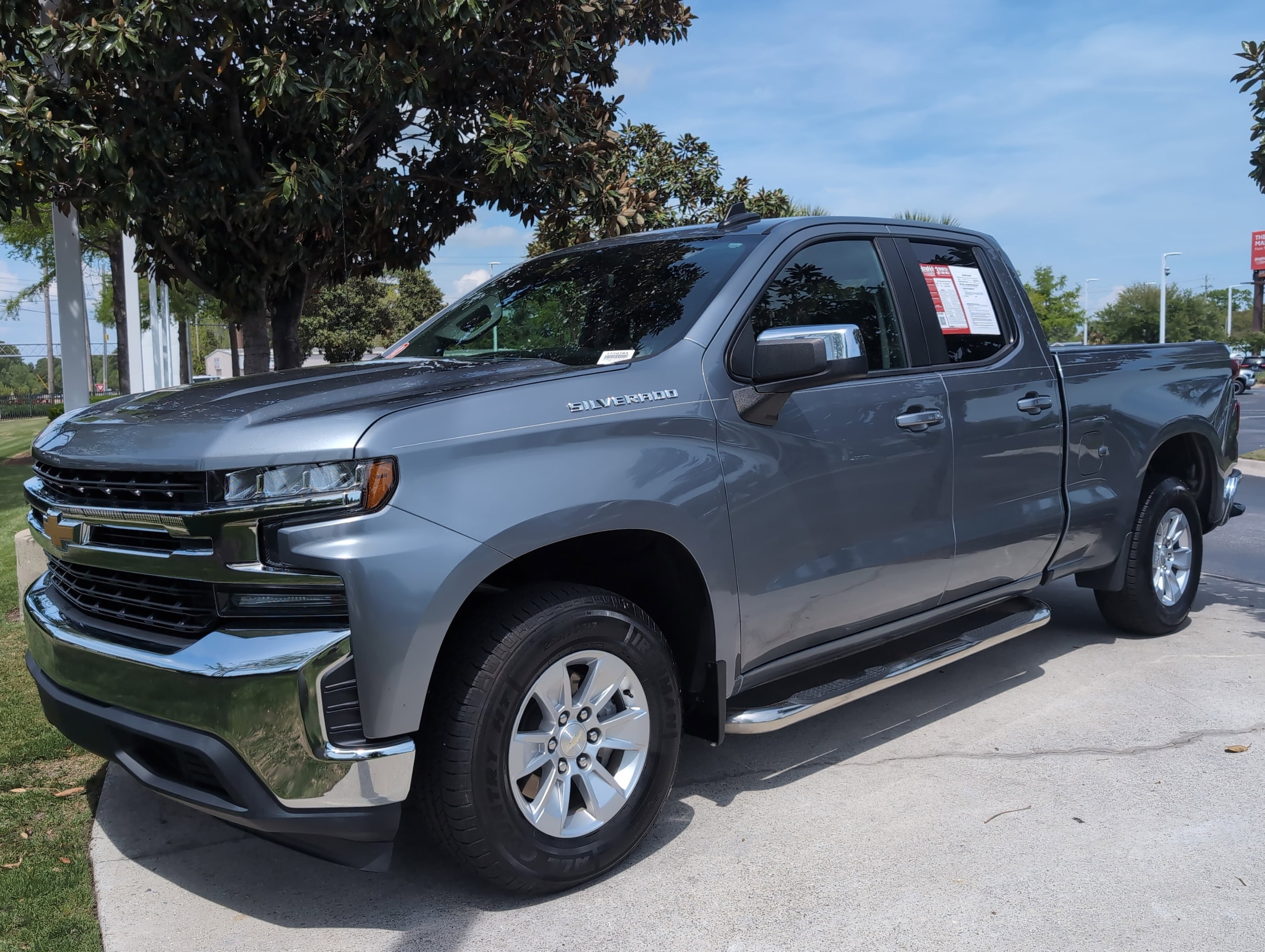 2019 Chevrolet Silverado 1500 LT photo 4
