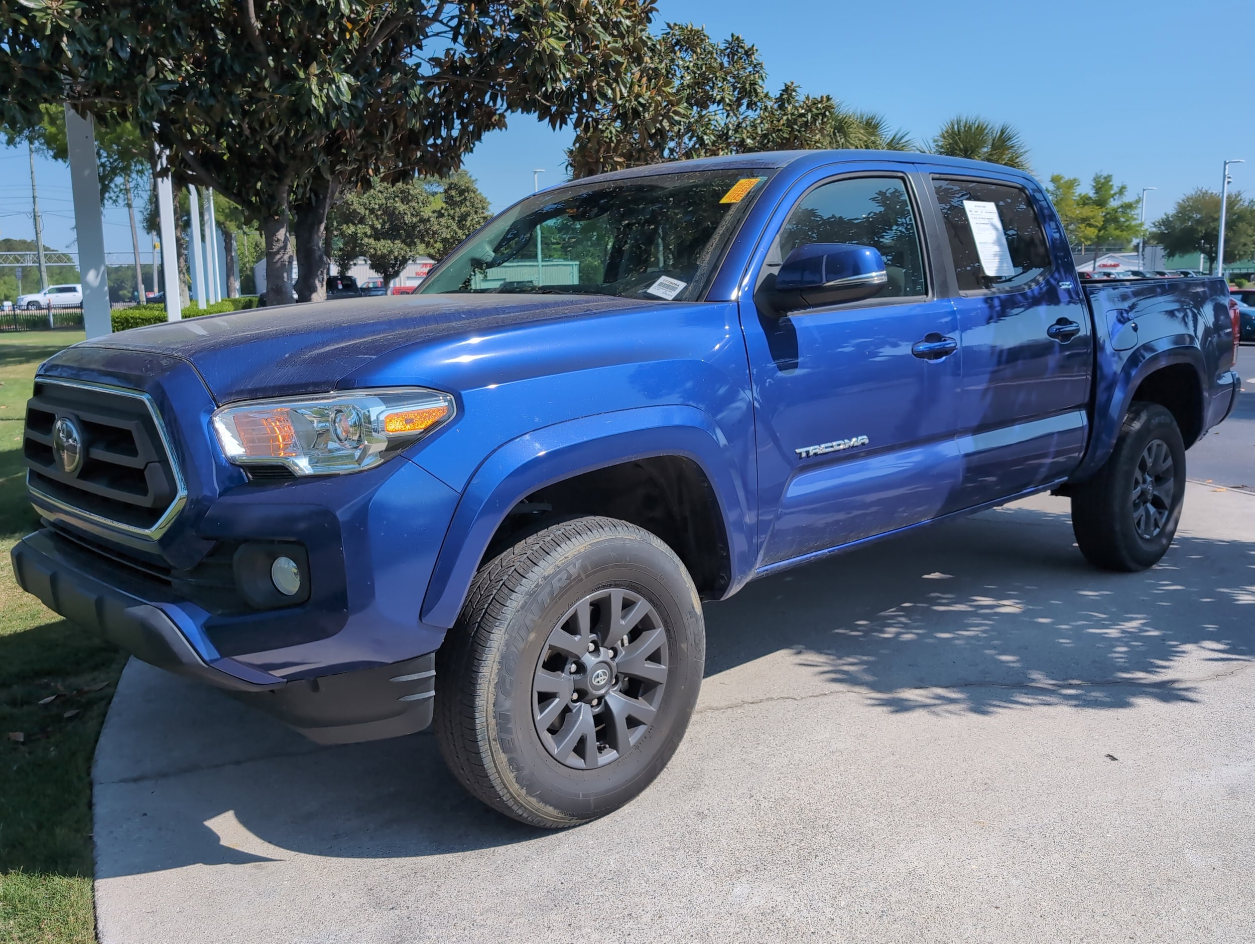 2023 Toyota Tacoma 4WD SR5 photo 4