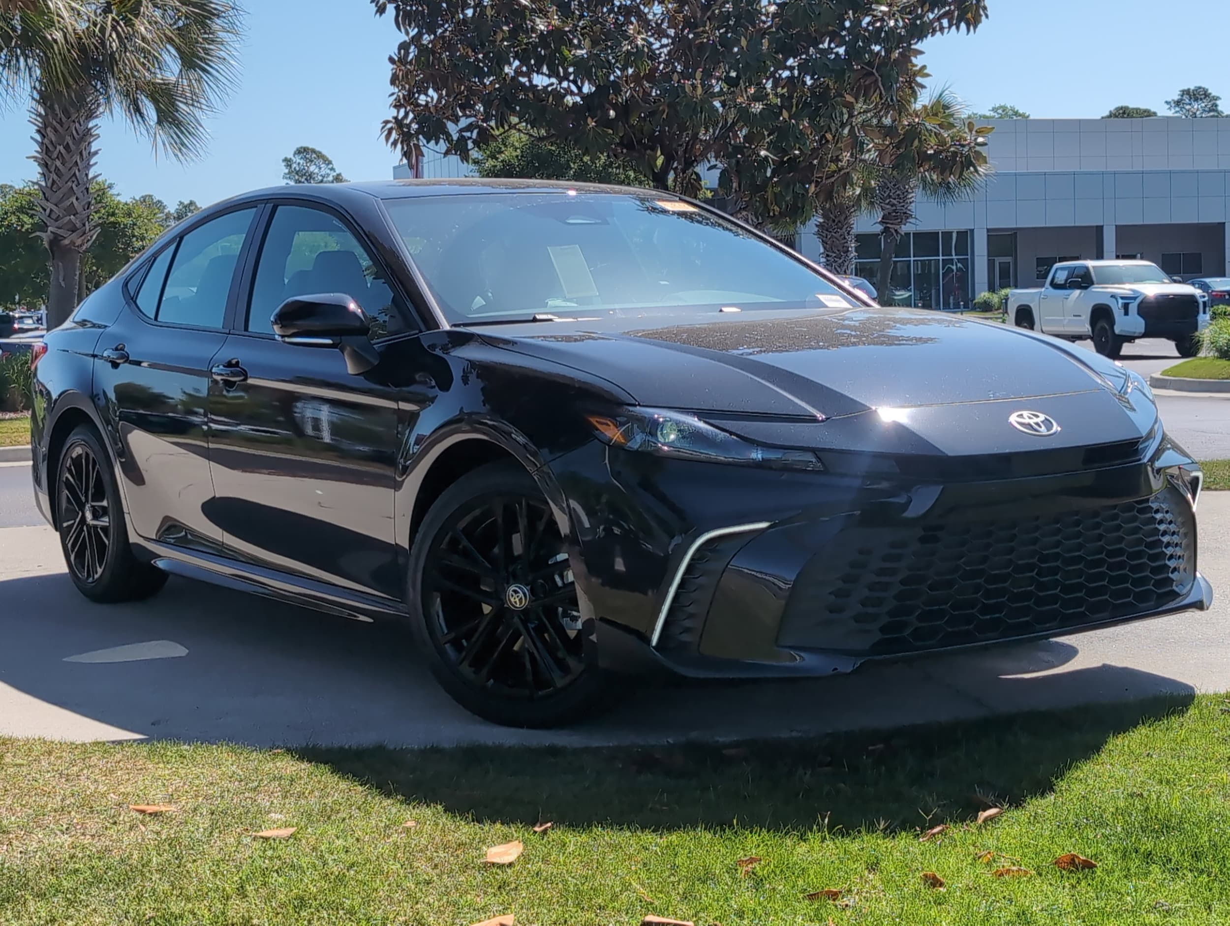 2026 Toyota Camry SE photo 2