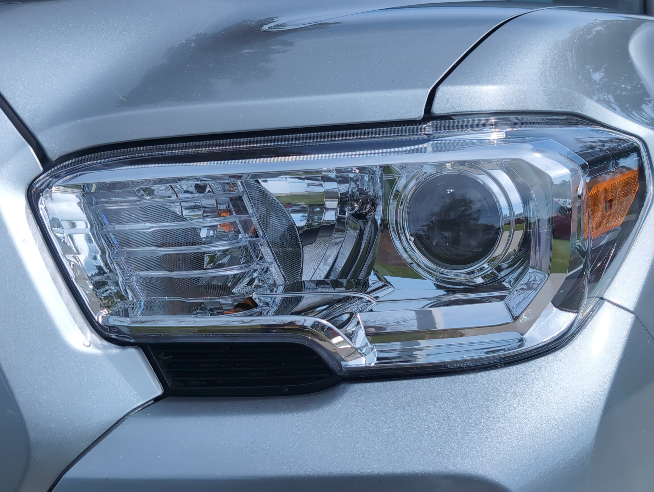 2023 Toyota Tacoma 4WD SR5 photo 5