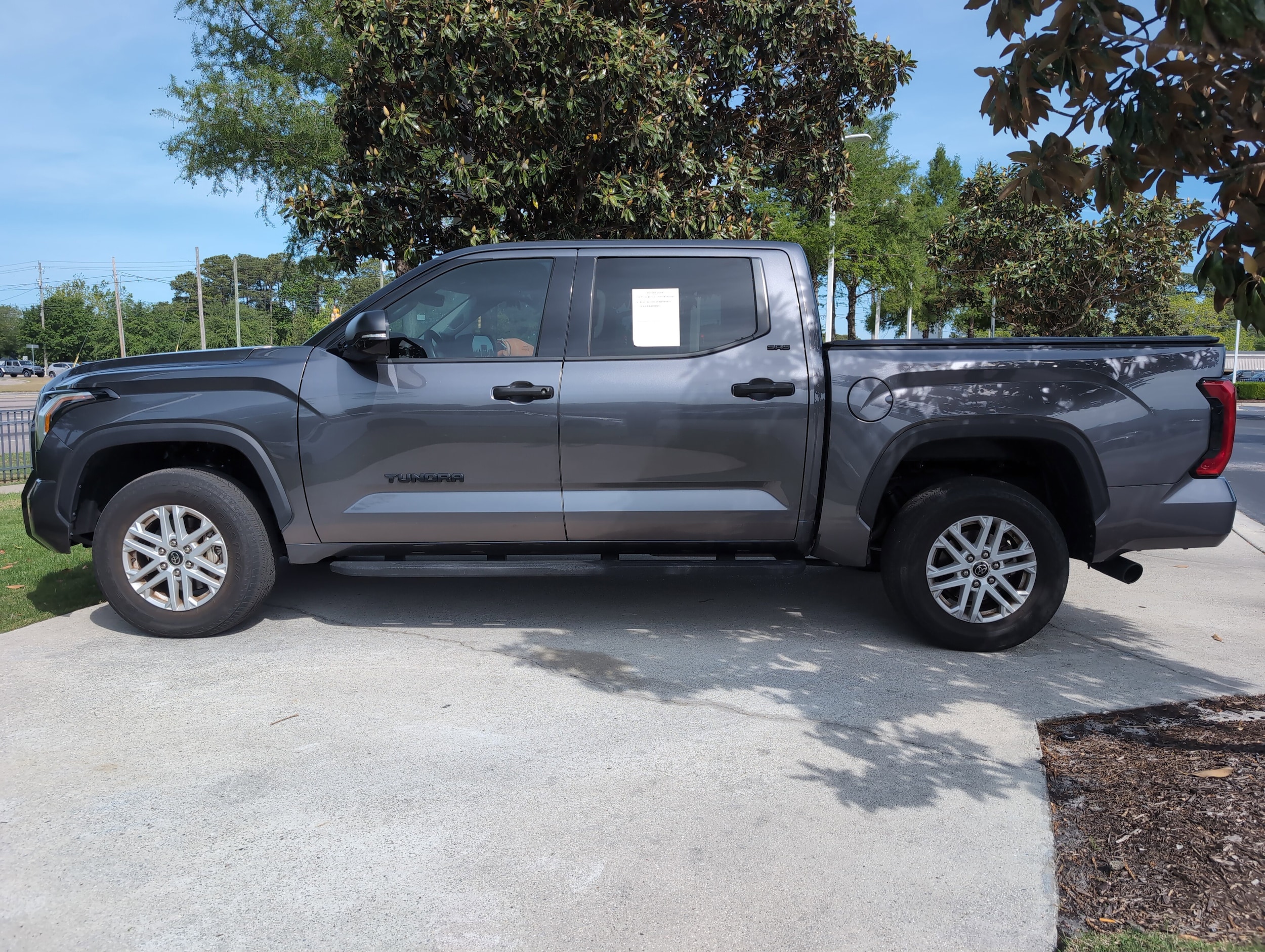 2023 Toyota Tundra 4WD SR5 photo 6