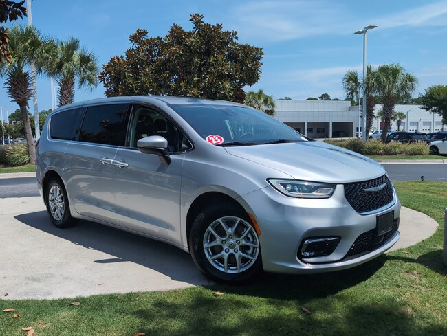 2023 Chrysler Pacifica Touring L Minivan