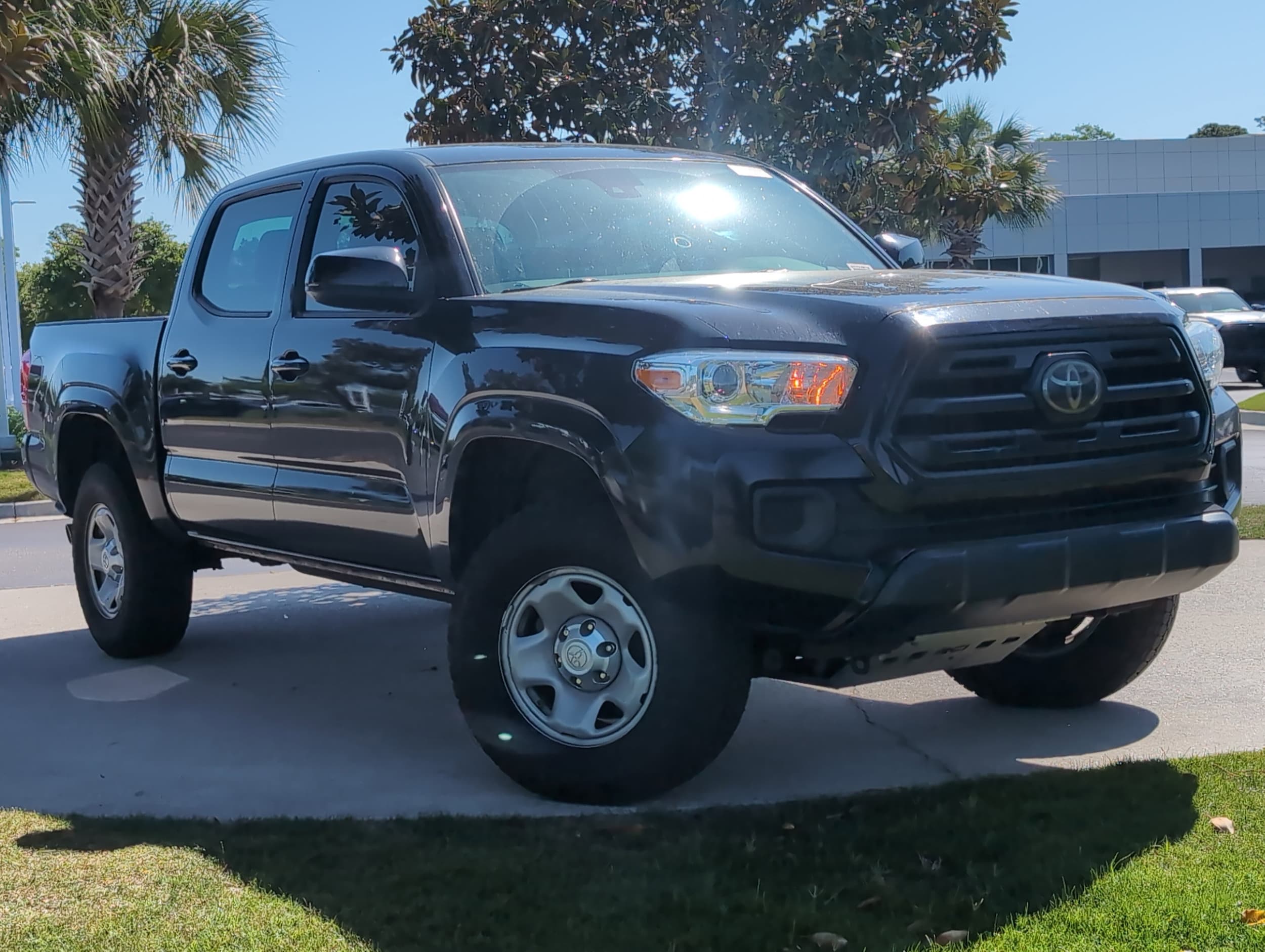 2018 Toyota Tacoma SR photo 2