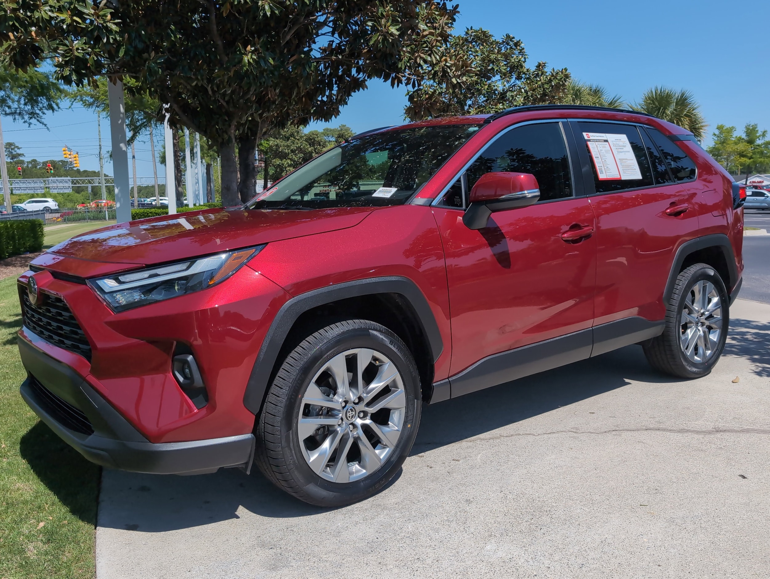 2025 Toyota RAV4 XLE Premium photo 4