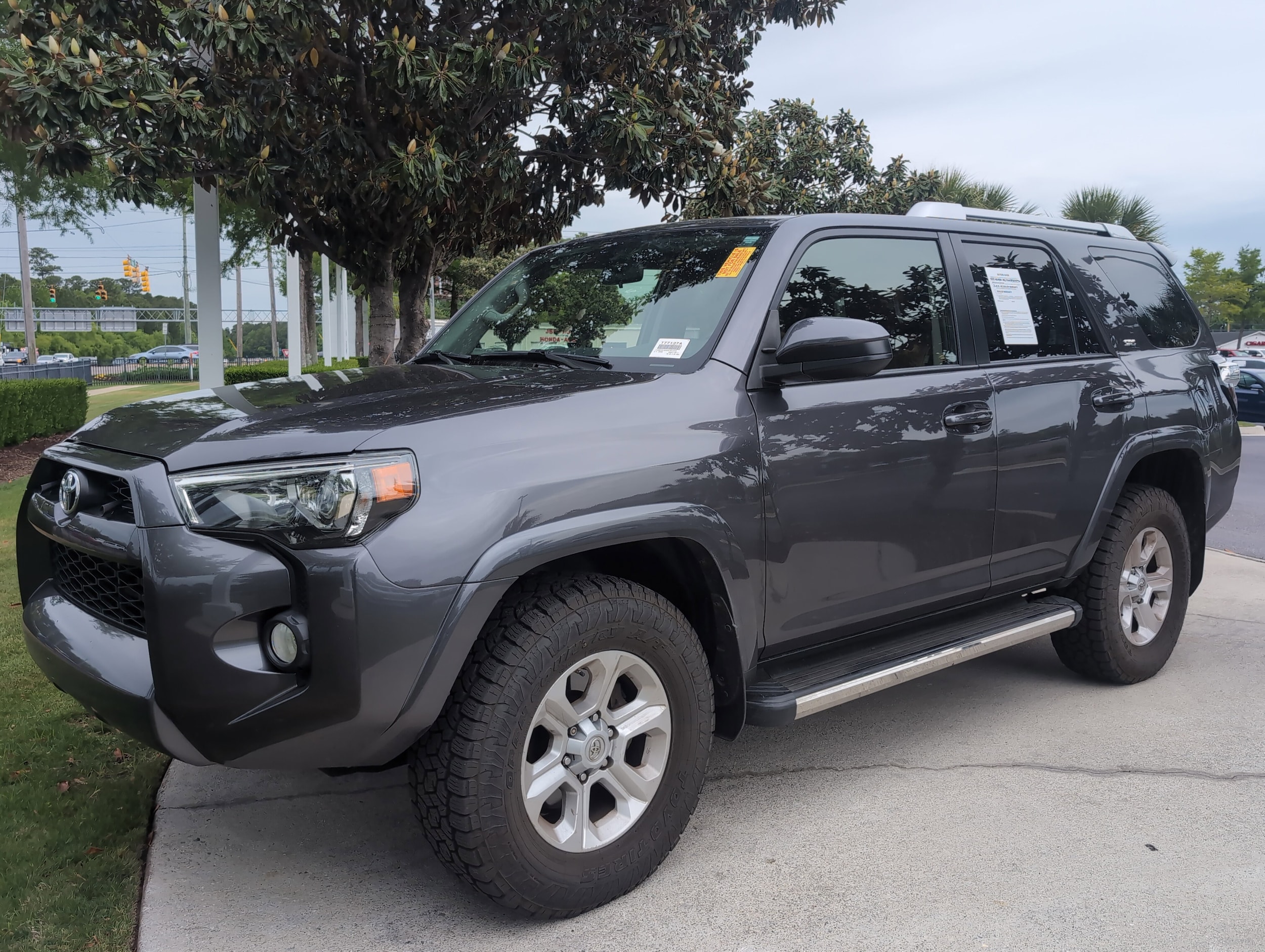 2016 Toyota 4Runner SR5 photo 4