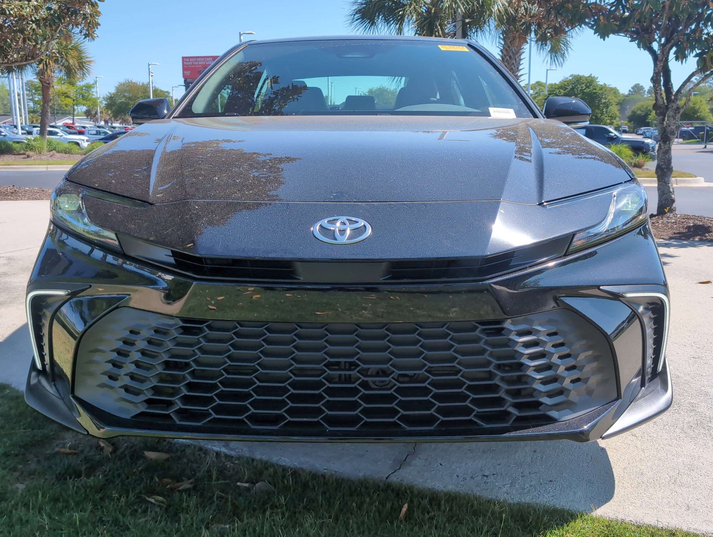 2026 Toyota Camry SE photo 3