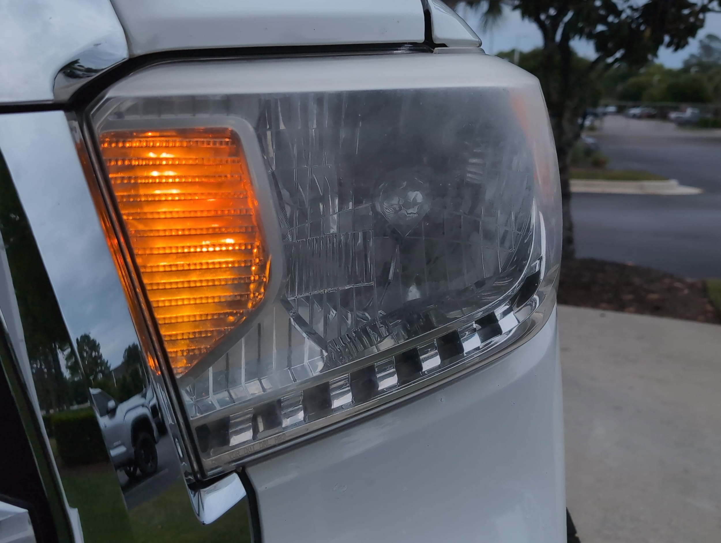 2017 Toyota Tundra 4WD SR5 photo 5