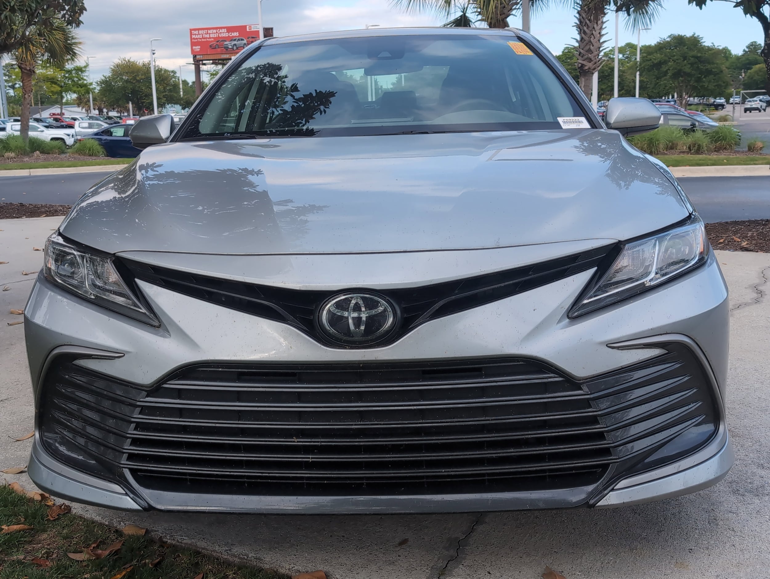 2023 Toyota Camry LE photo 3