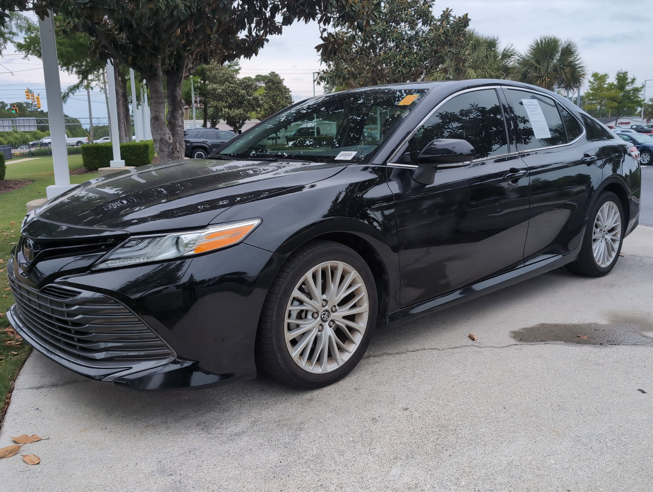 2020 Toyota Camry XLE photo 5