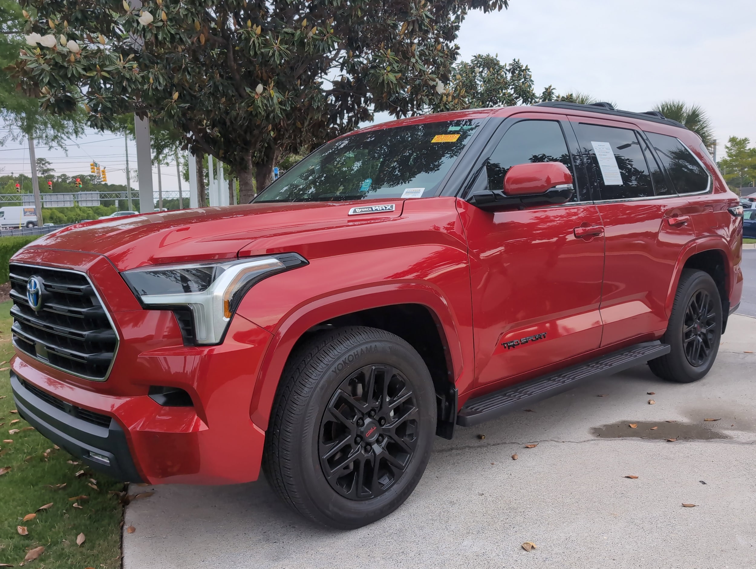 2023 Toyota Sequoia SR5 photo 5
