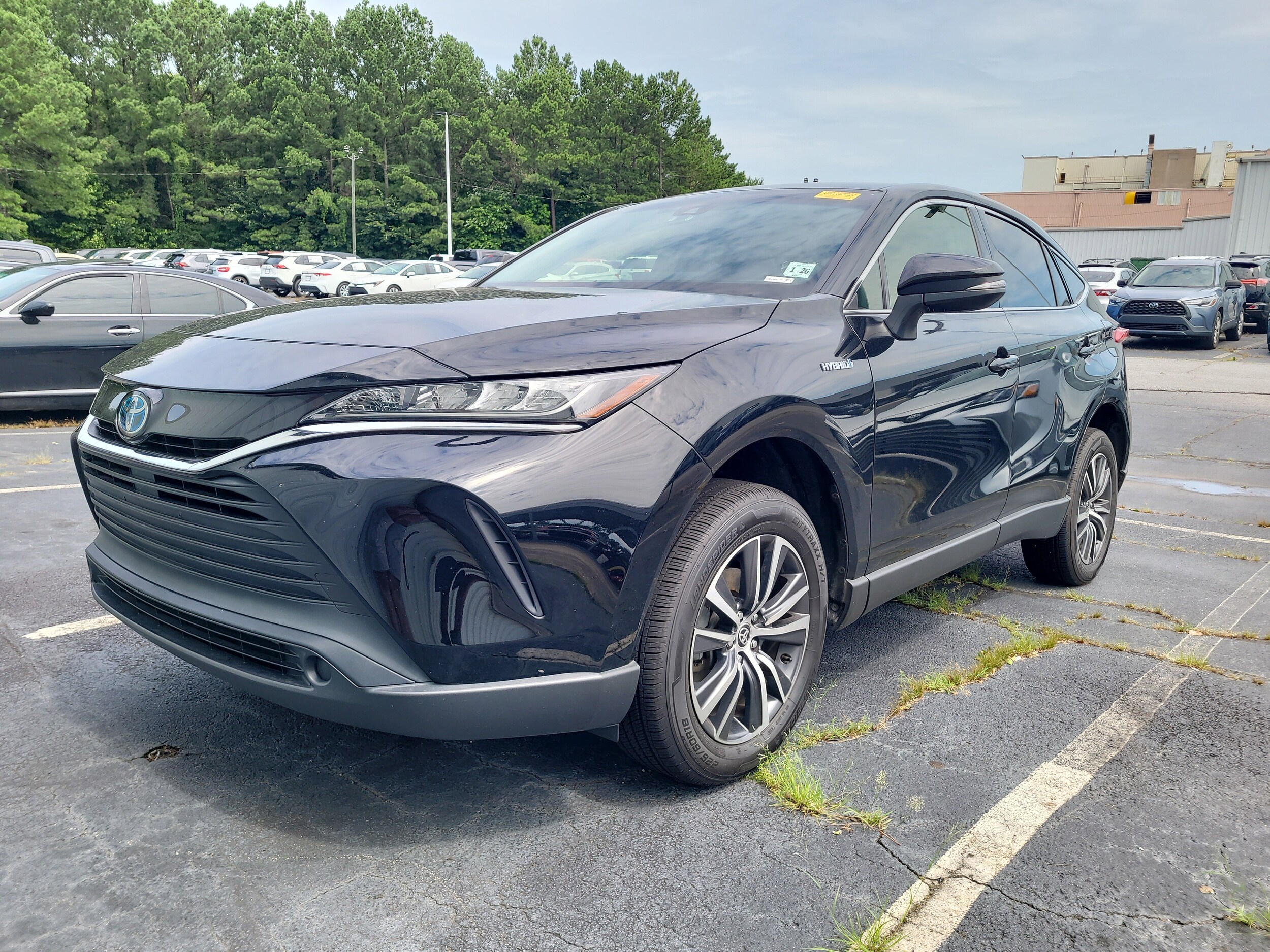 2021 Toyota Venza LE photo 2