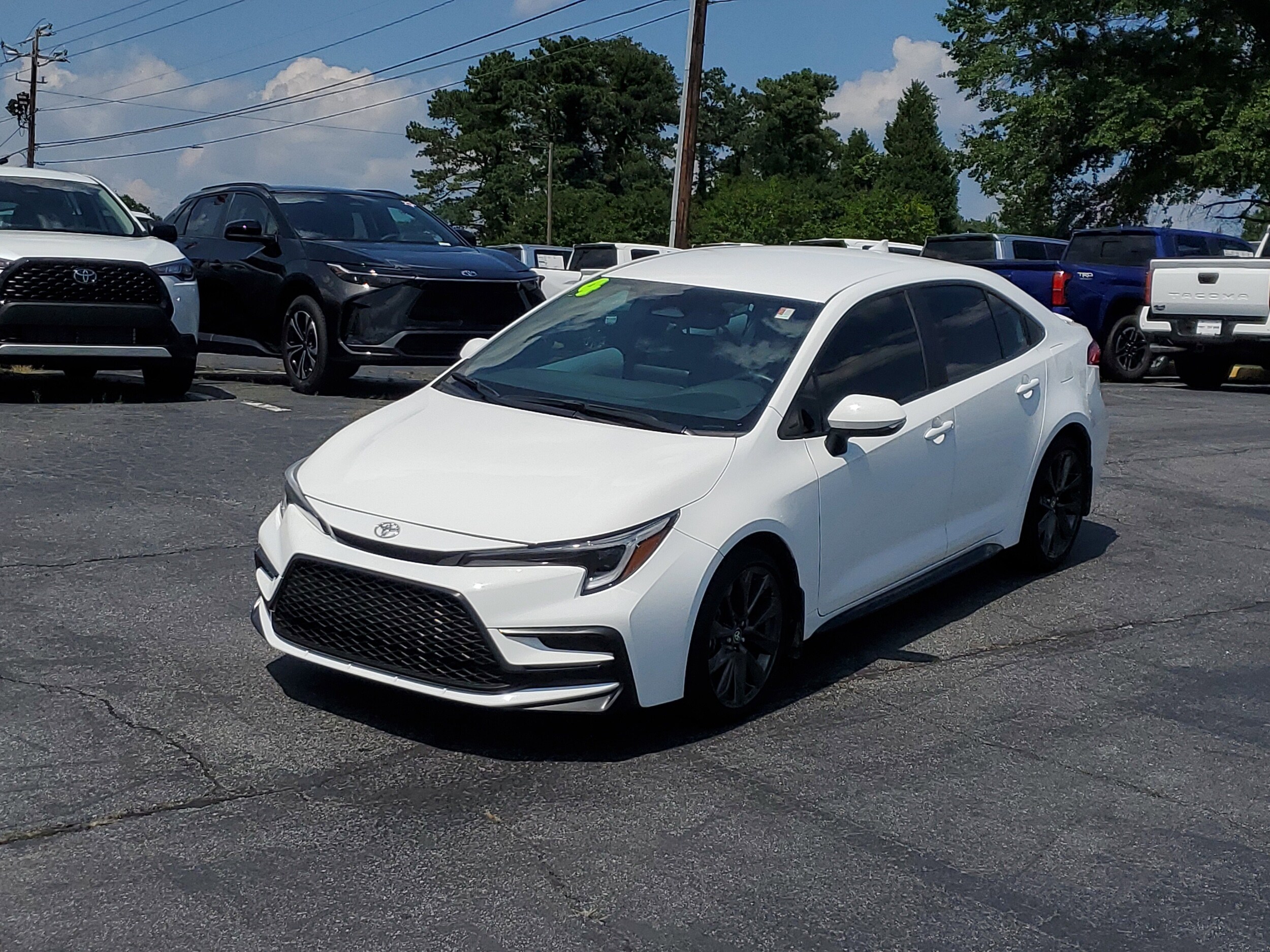 2024 Toyota Corolla SE photo 3