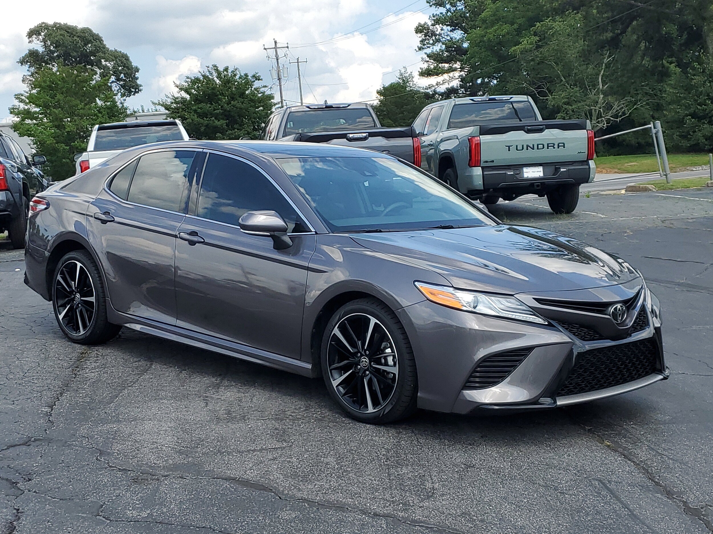 2020 Toyota Camry XSE photo 3