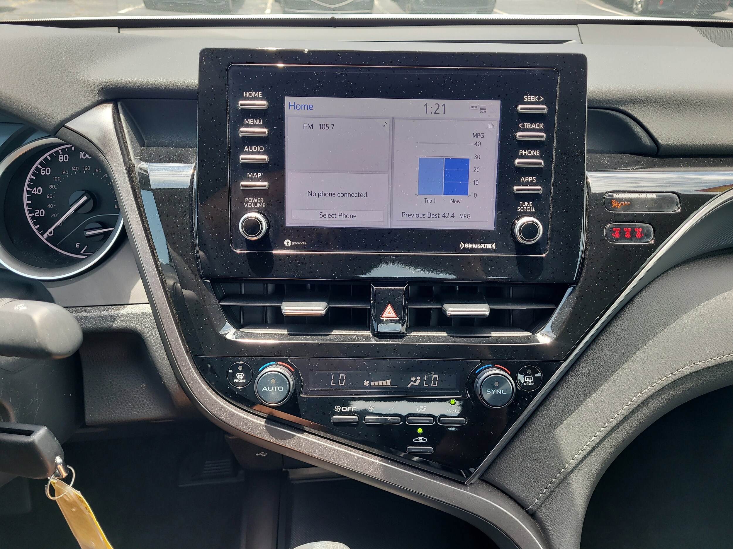 2024 Toyota Camry LE - Photo 23