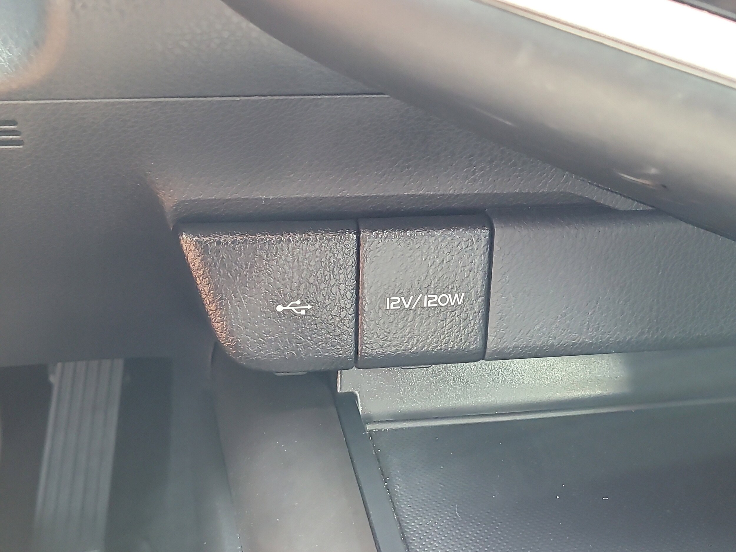 2024 Toyota Camry LE - Photo 25