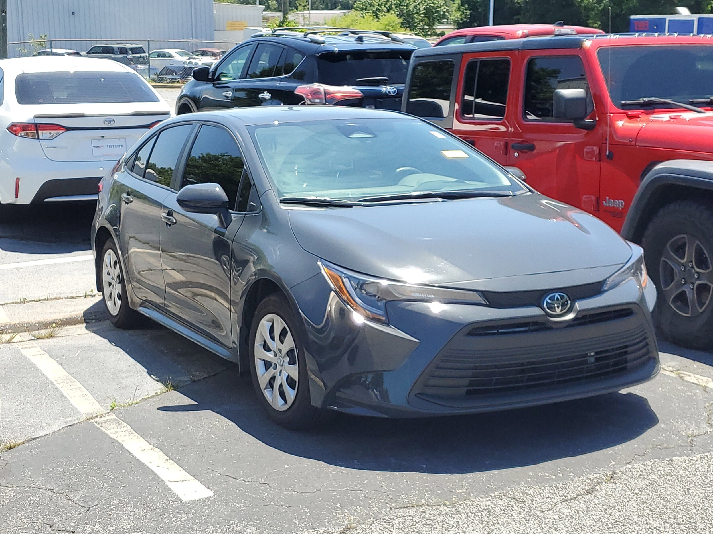 2025 Toyota Corolla LE photo 3