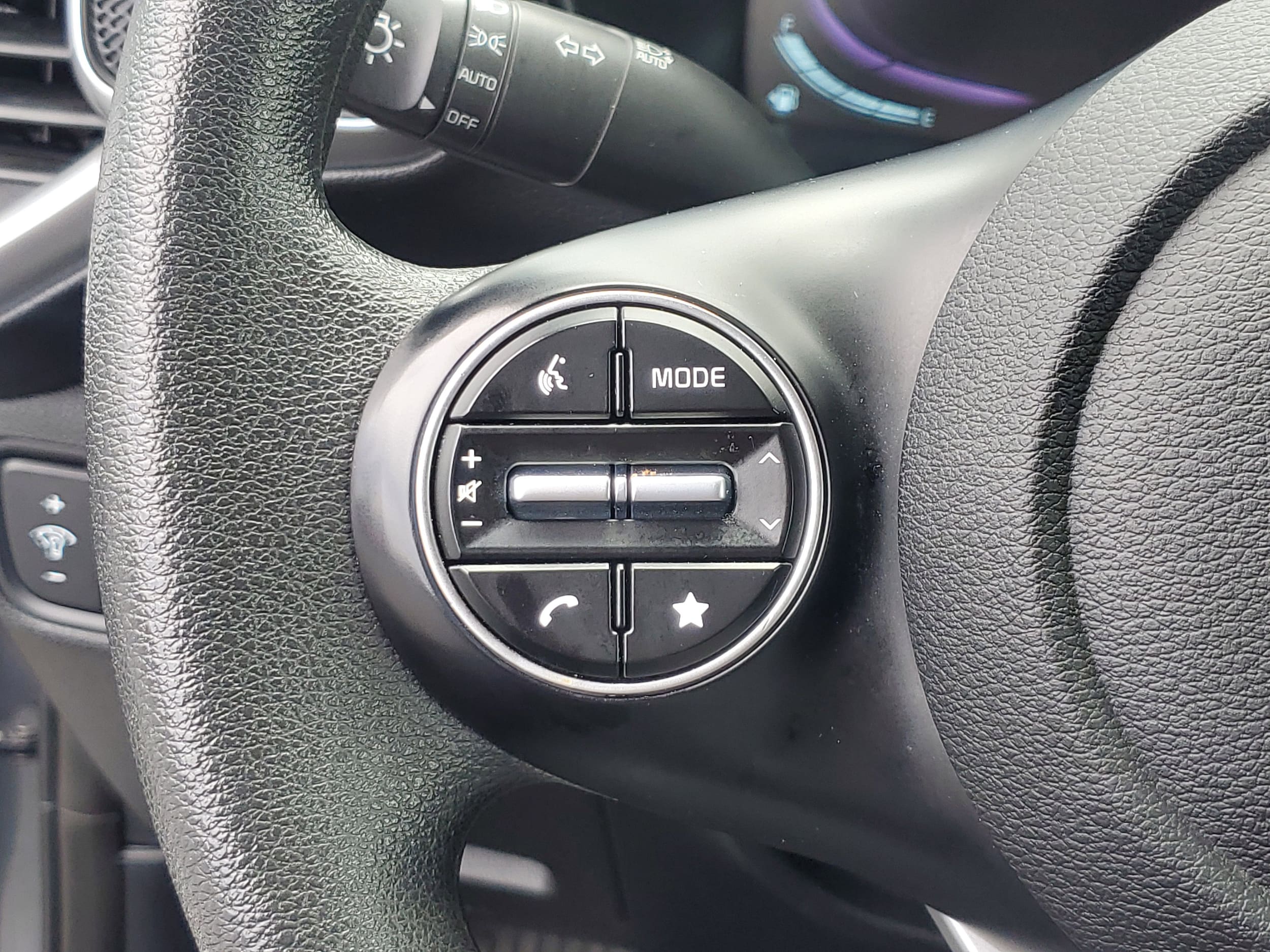 2023 Kia Soul LX - Photo 24