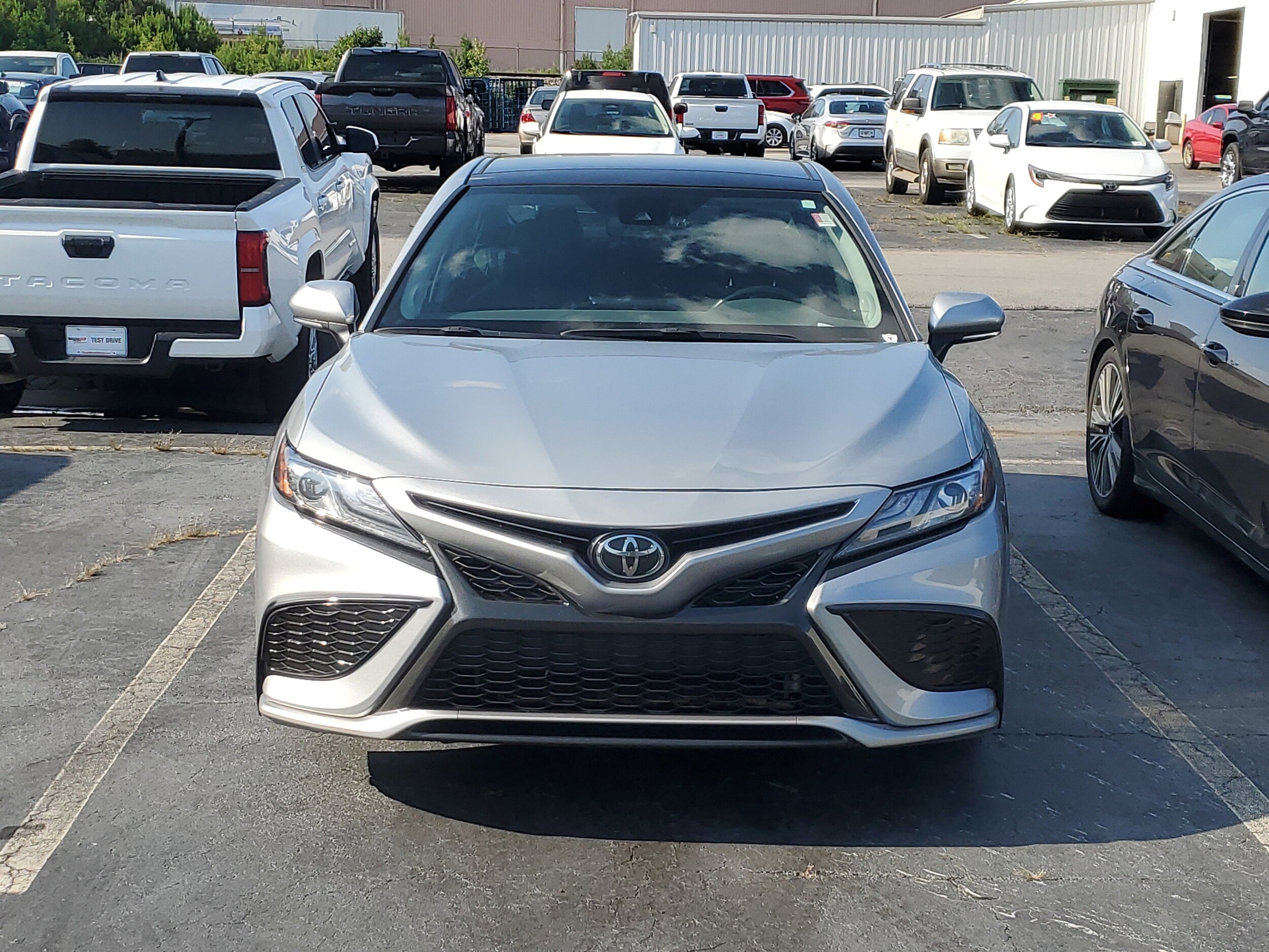 2022 Toyota Camry XSE photo 2