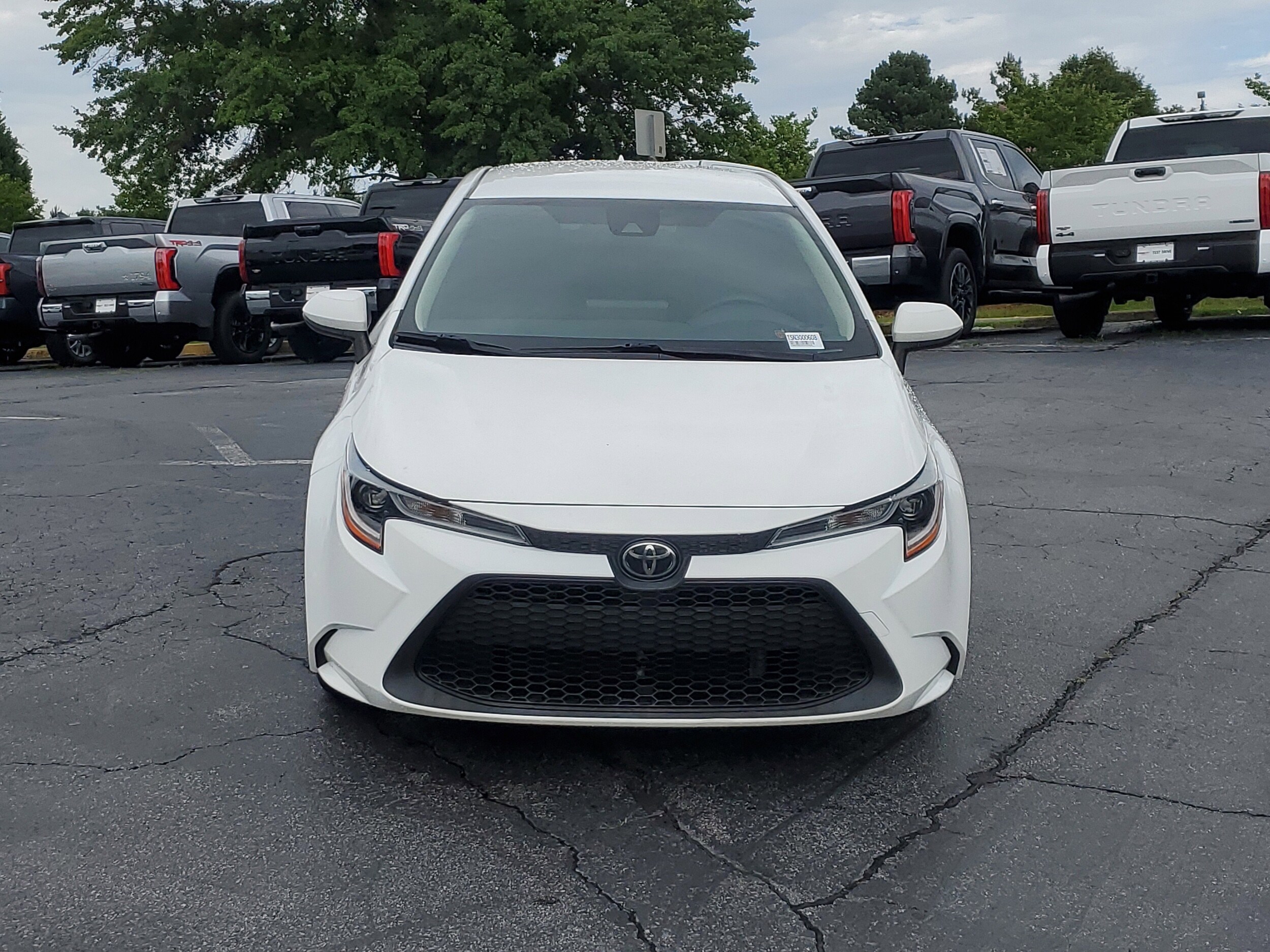 2022 Toyota Corolla LE photo 2