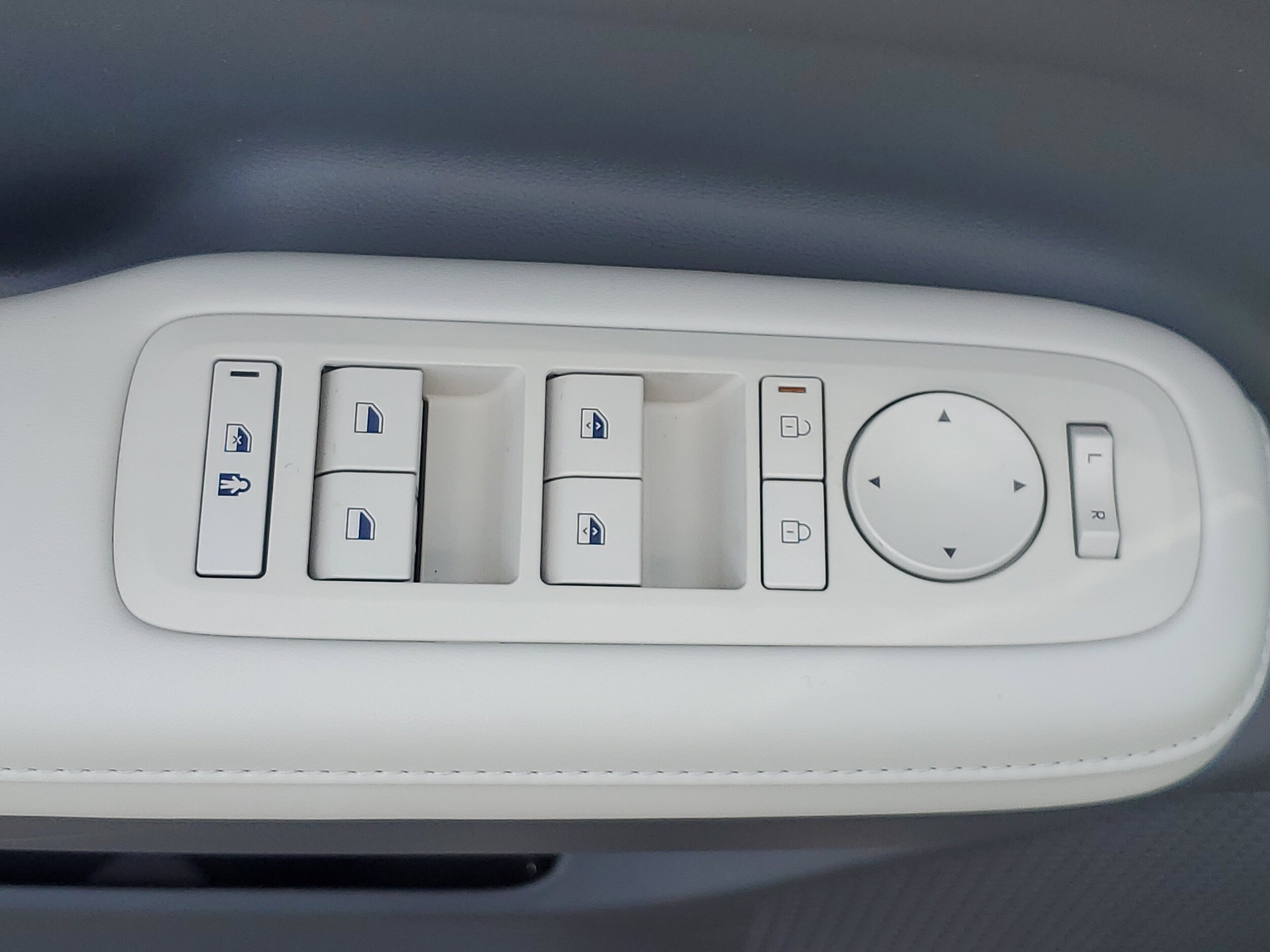 2025 Hyundai Santa Fe SEL - Photo 23