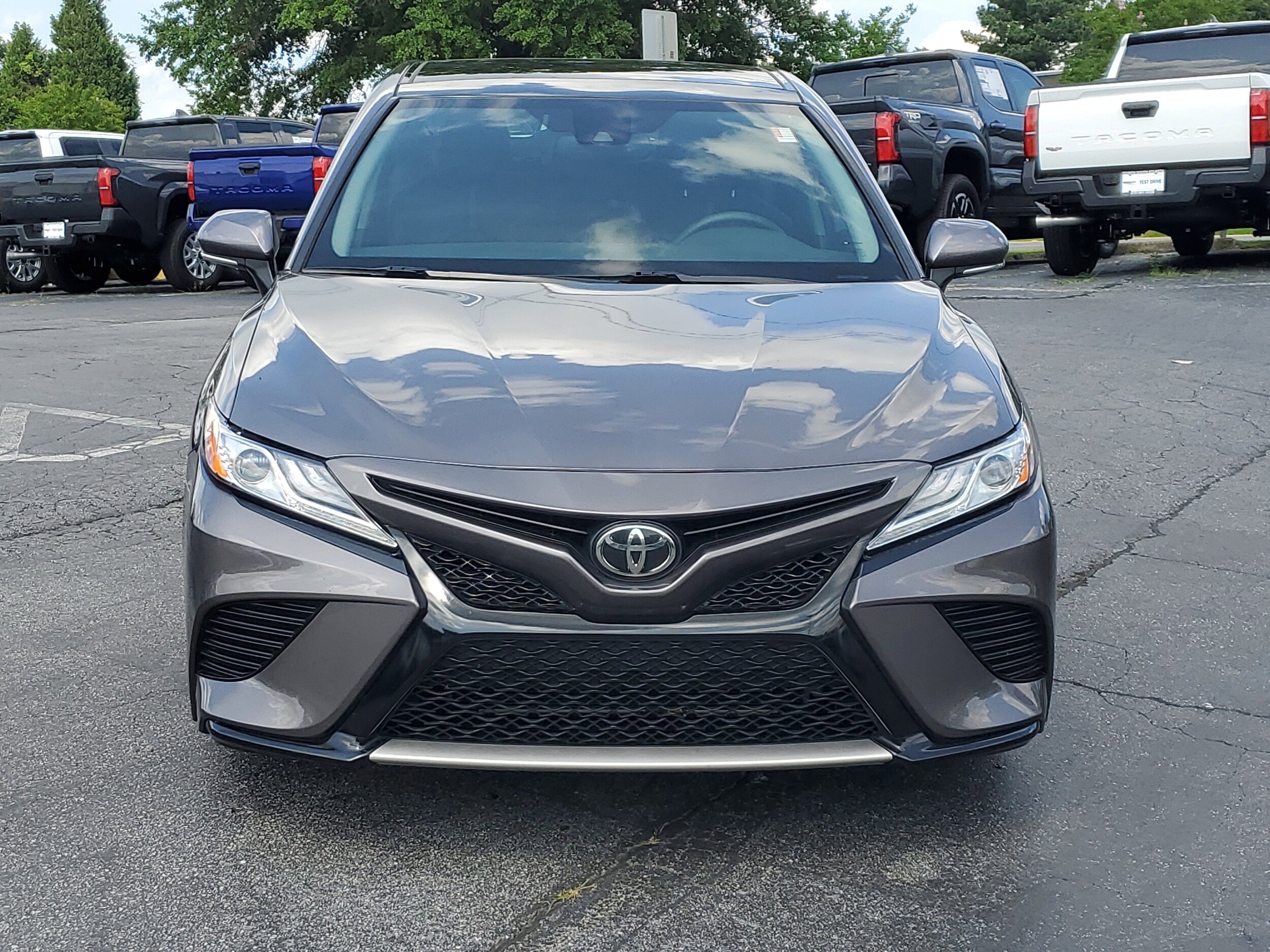 2020 Toyota Camry XSE photo 2