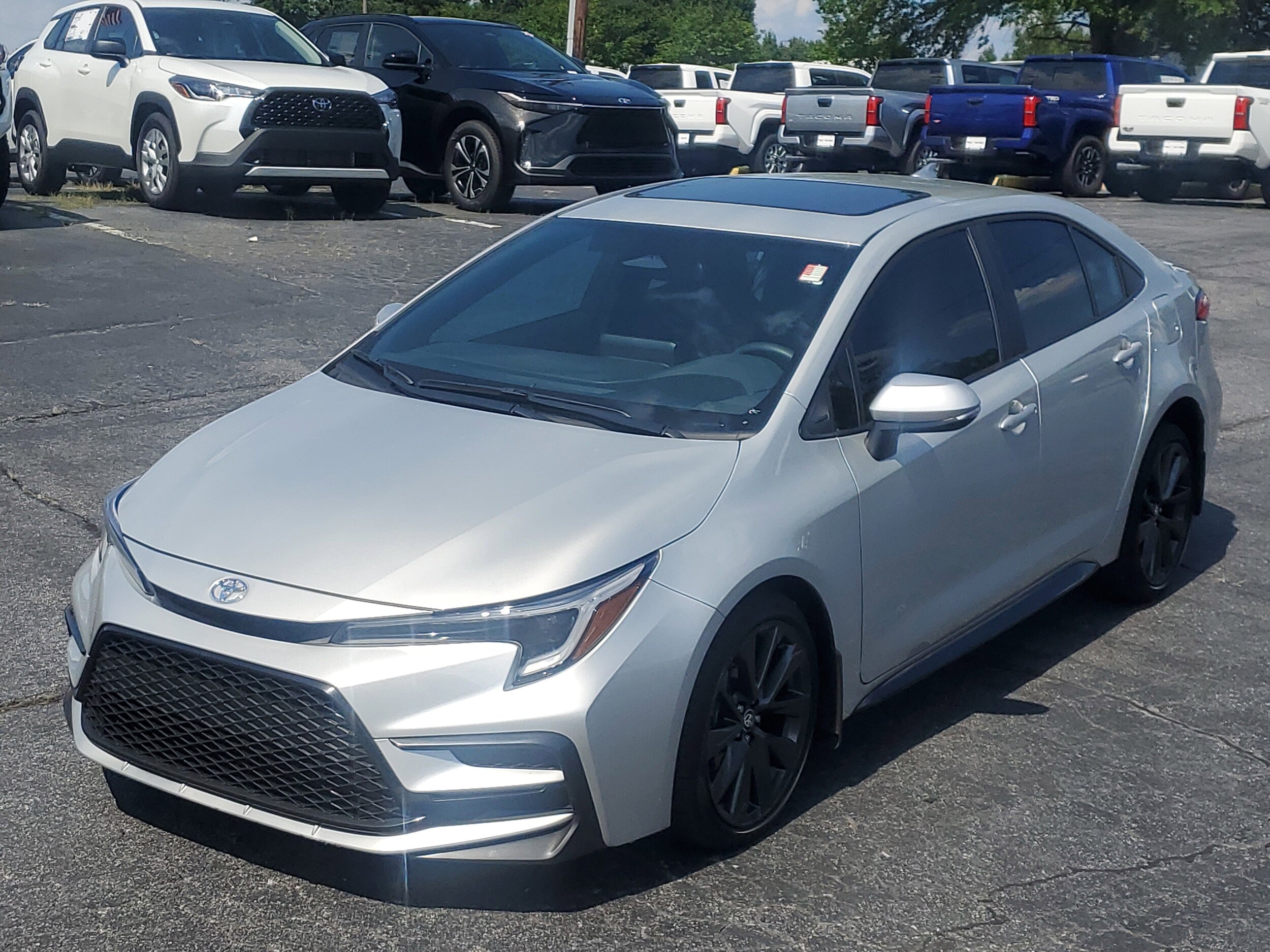 2025 Toyota Corolla SE photo 3