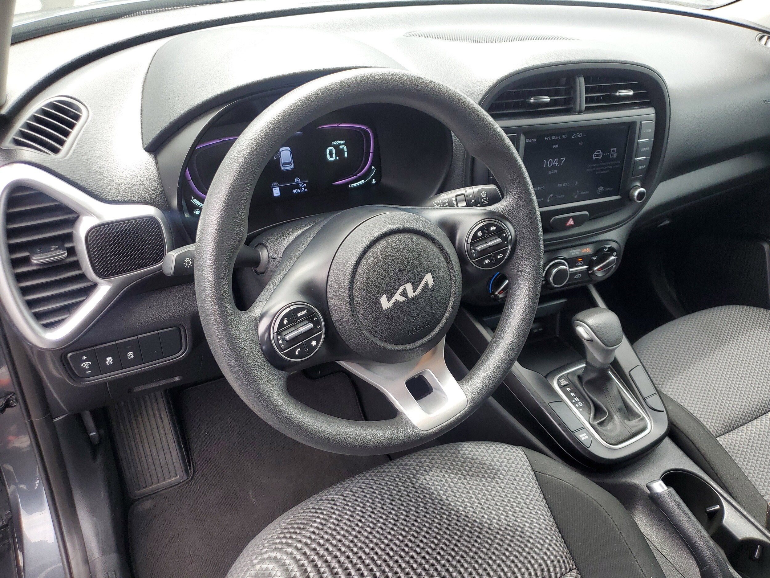 2023 Kia Soul LX - Photo 18