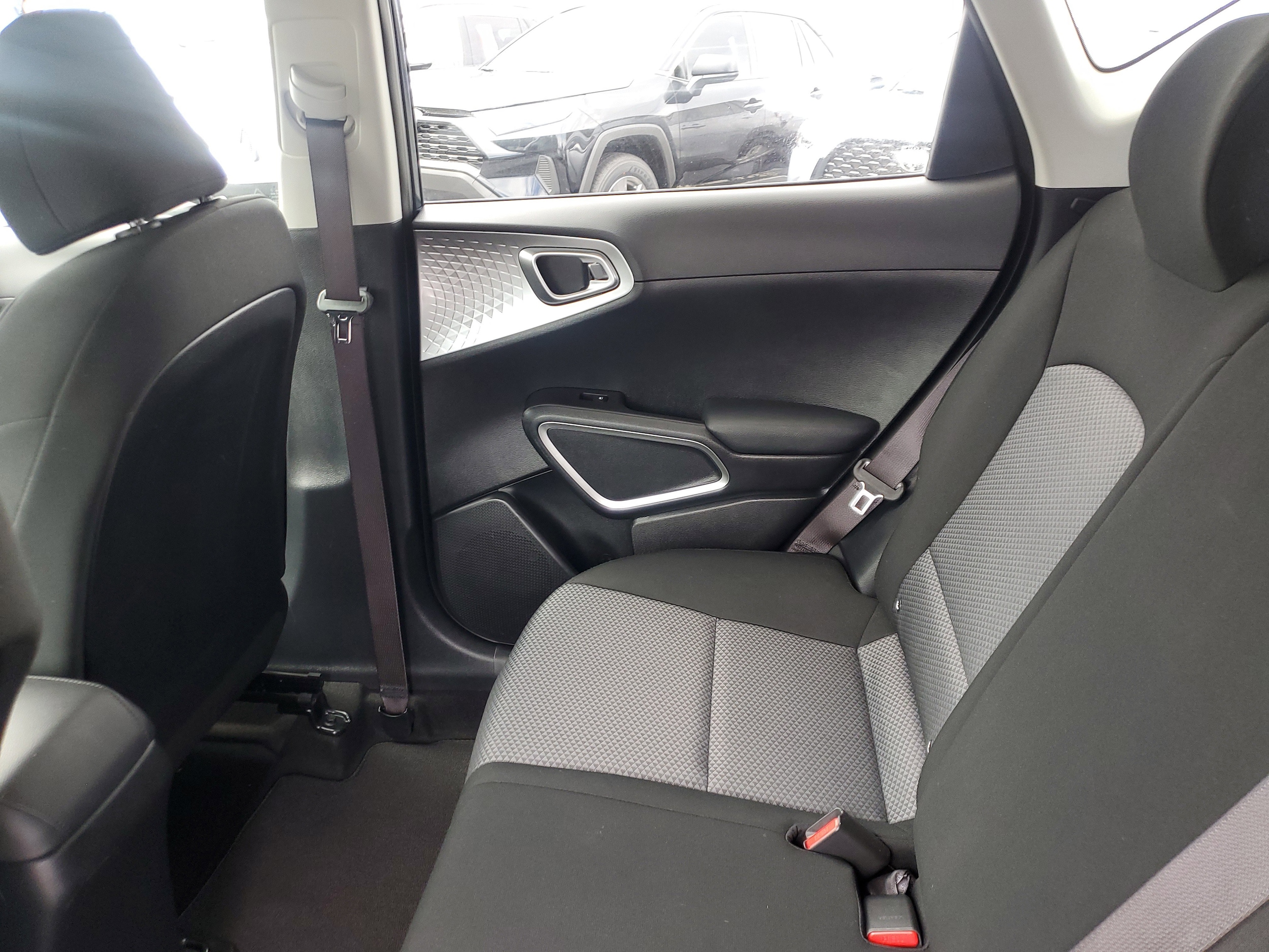 2023 Kia Soul LX - Photo 10