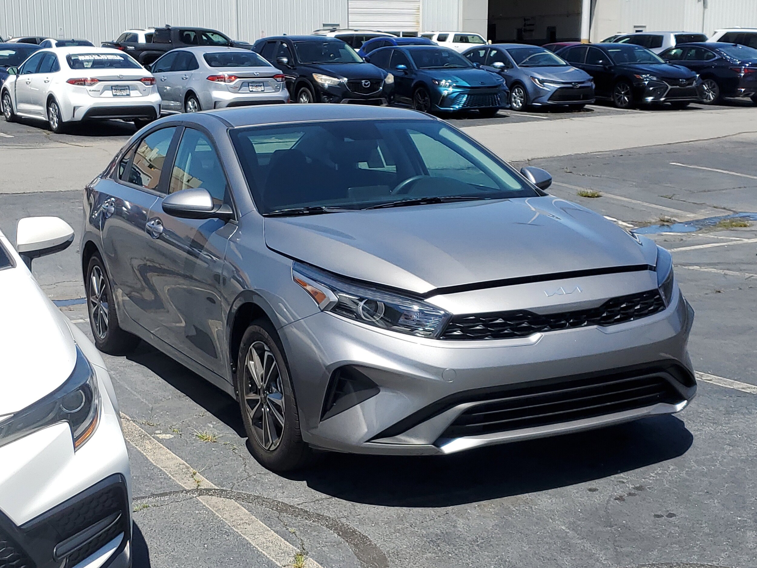 2024 Kia Forte LXS photo 3