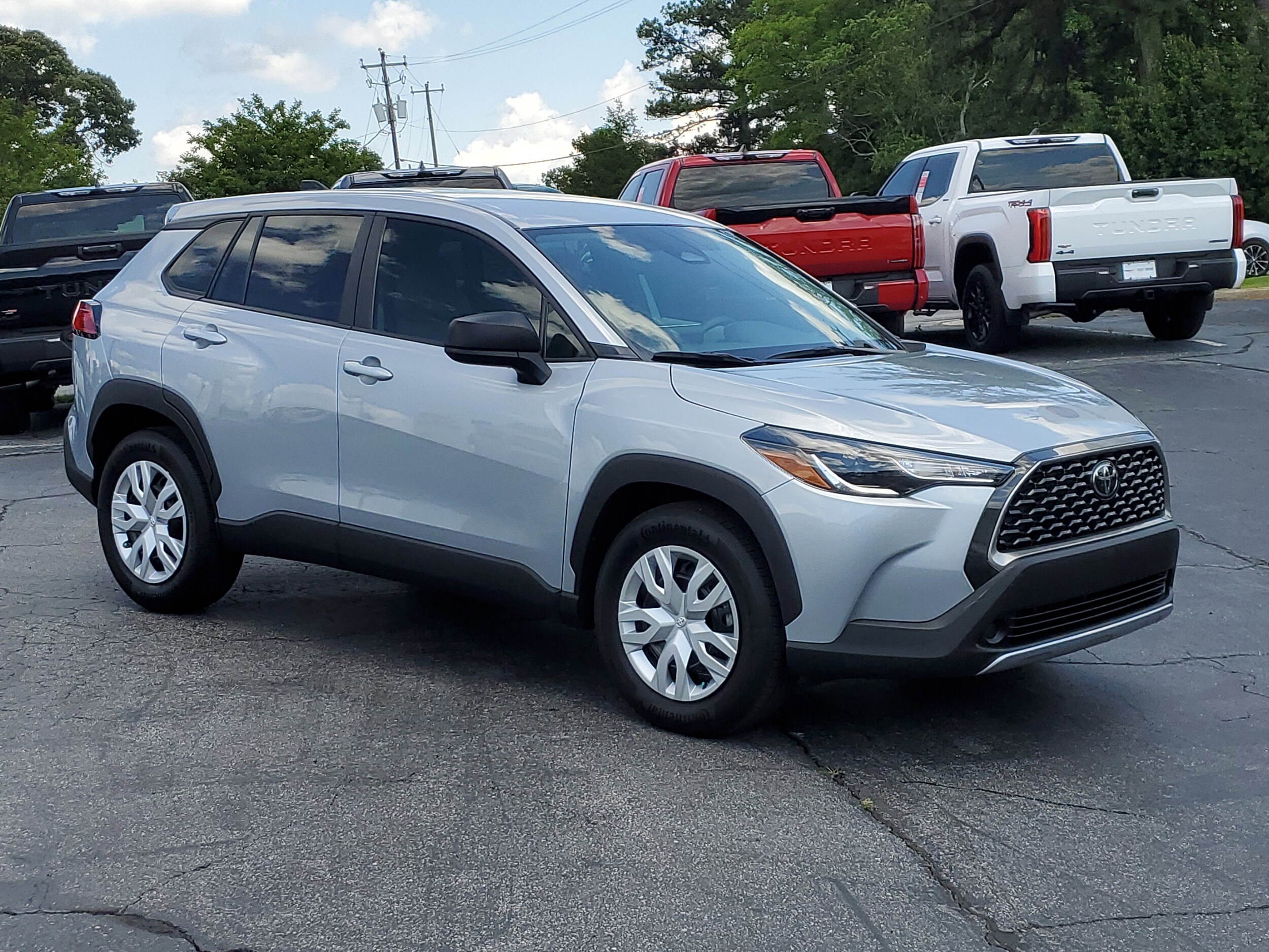 2024 Toyota Corolla Cross L photo 3