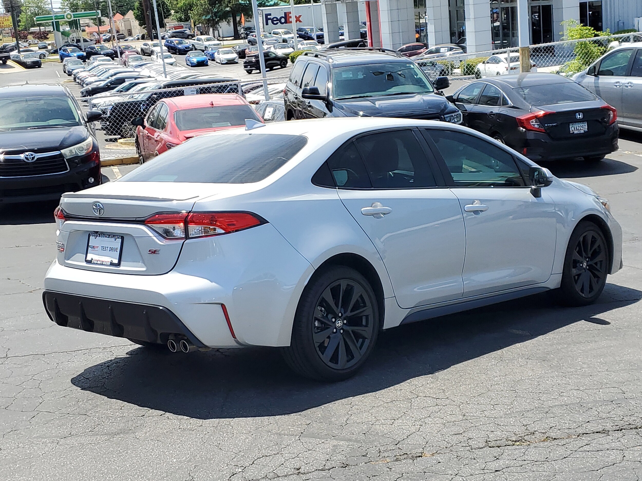 2024 Toyota Corolla SE photo 4
