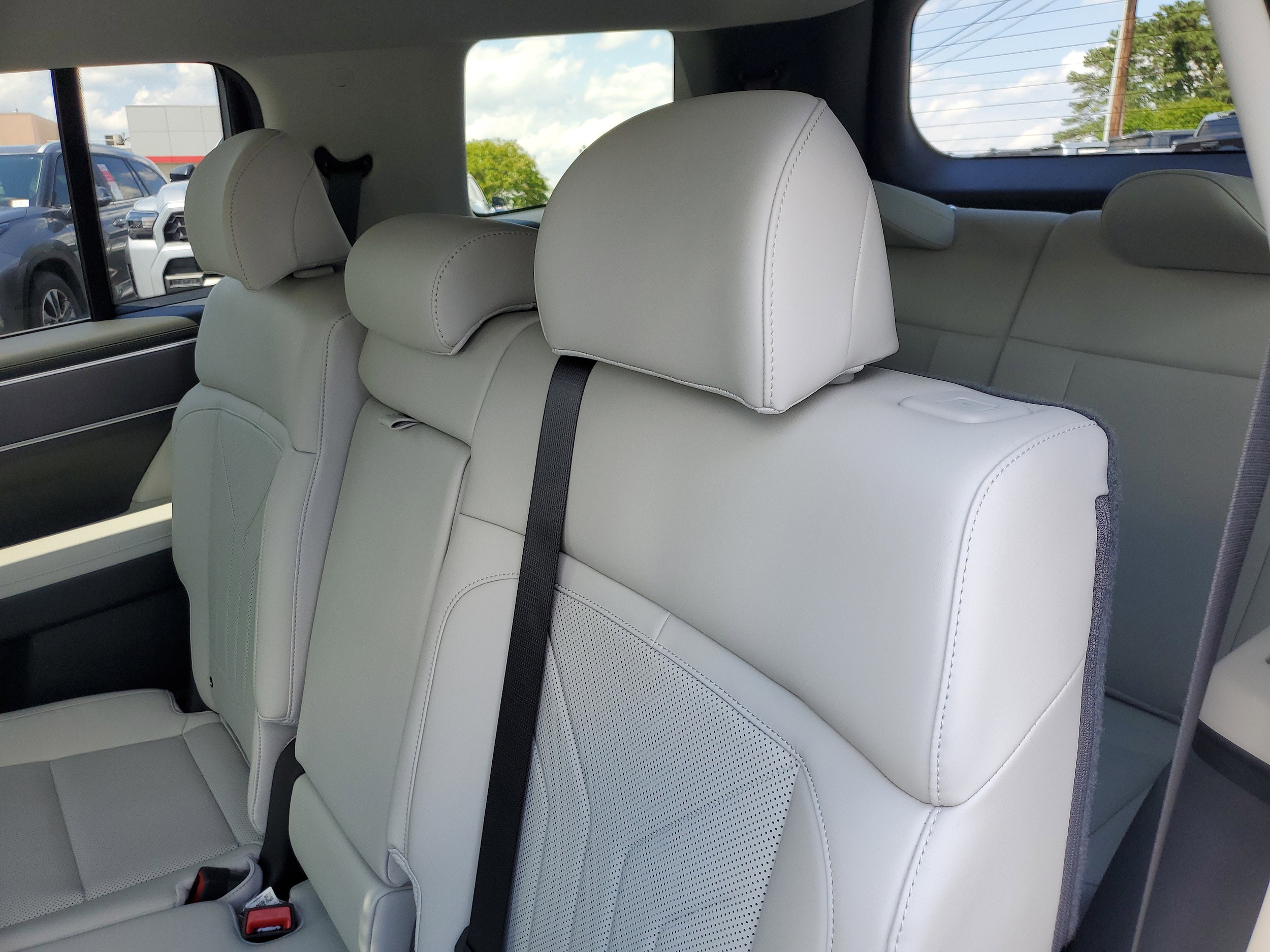 2025 Hyundai Santa Fe SEL - Photo 9