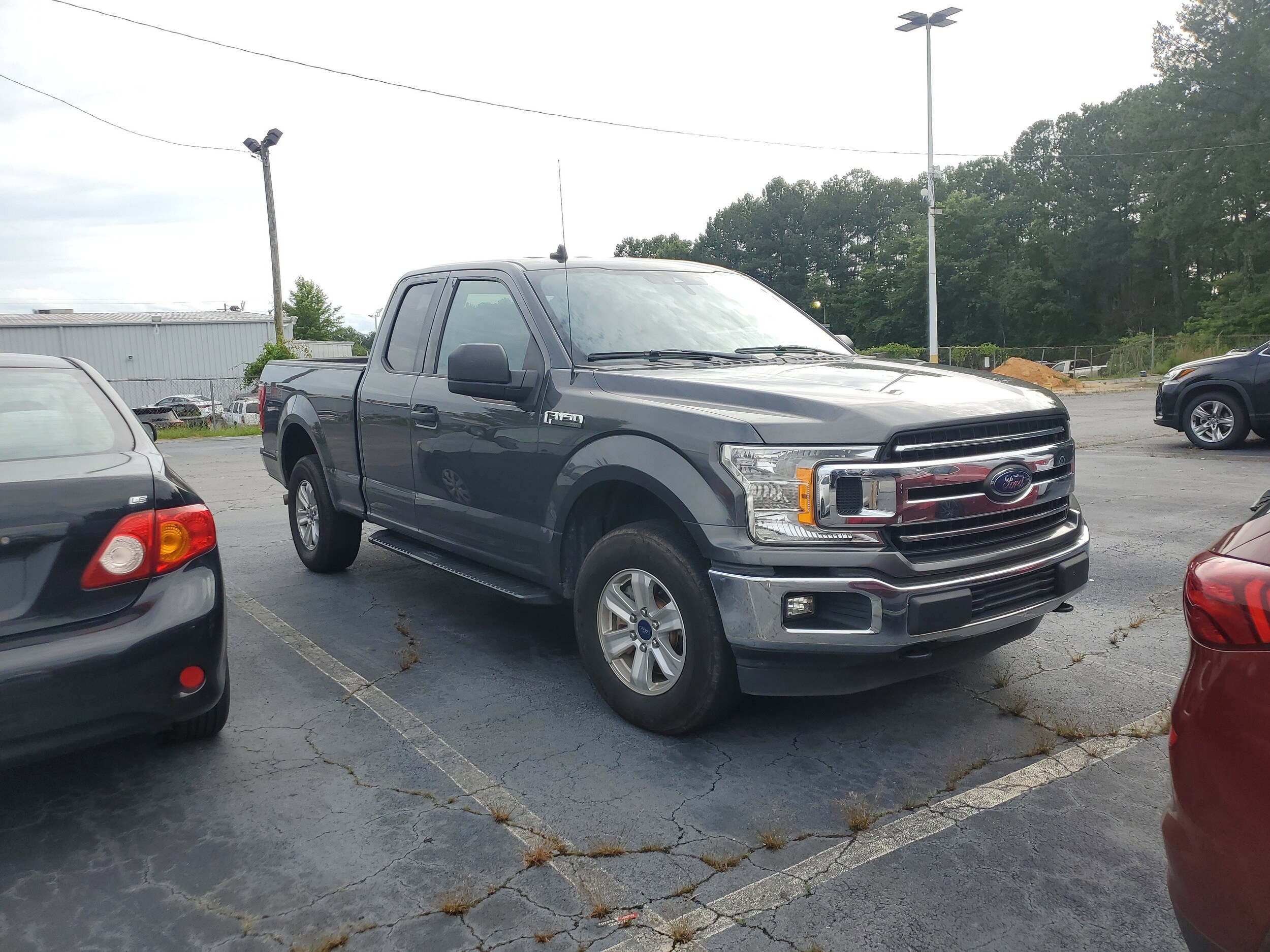 2020 Ford F-150 XLT photo 2