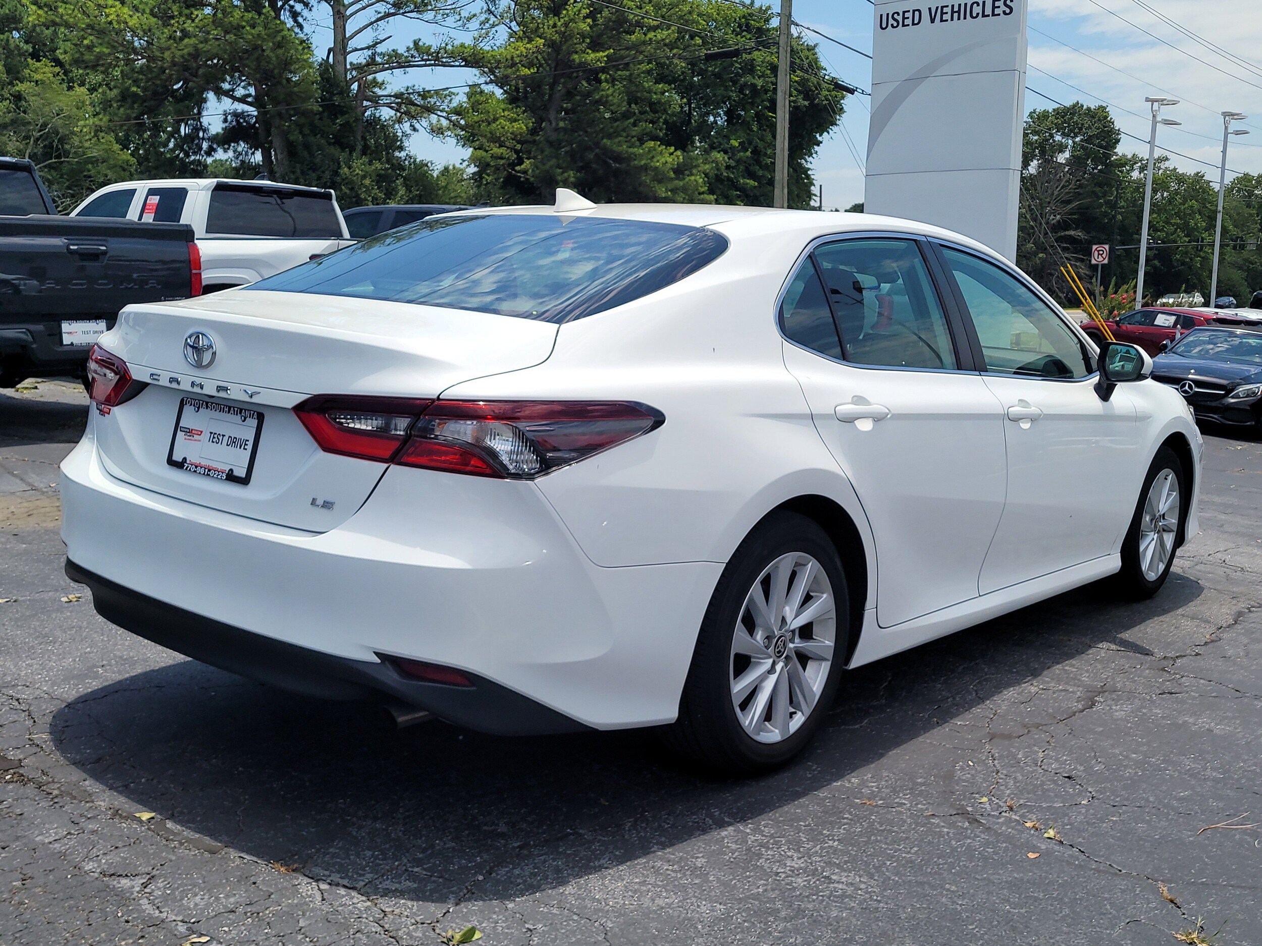 2024 Toyota Camry LE - Photo 6