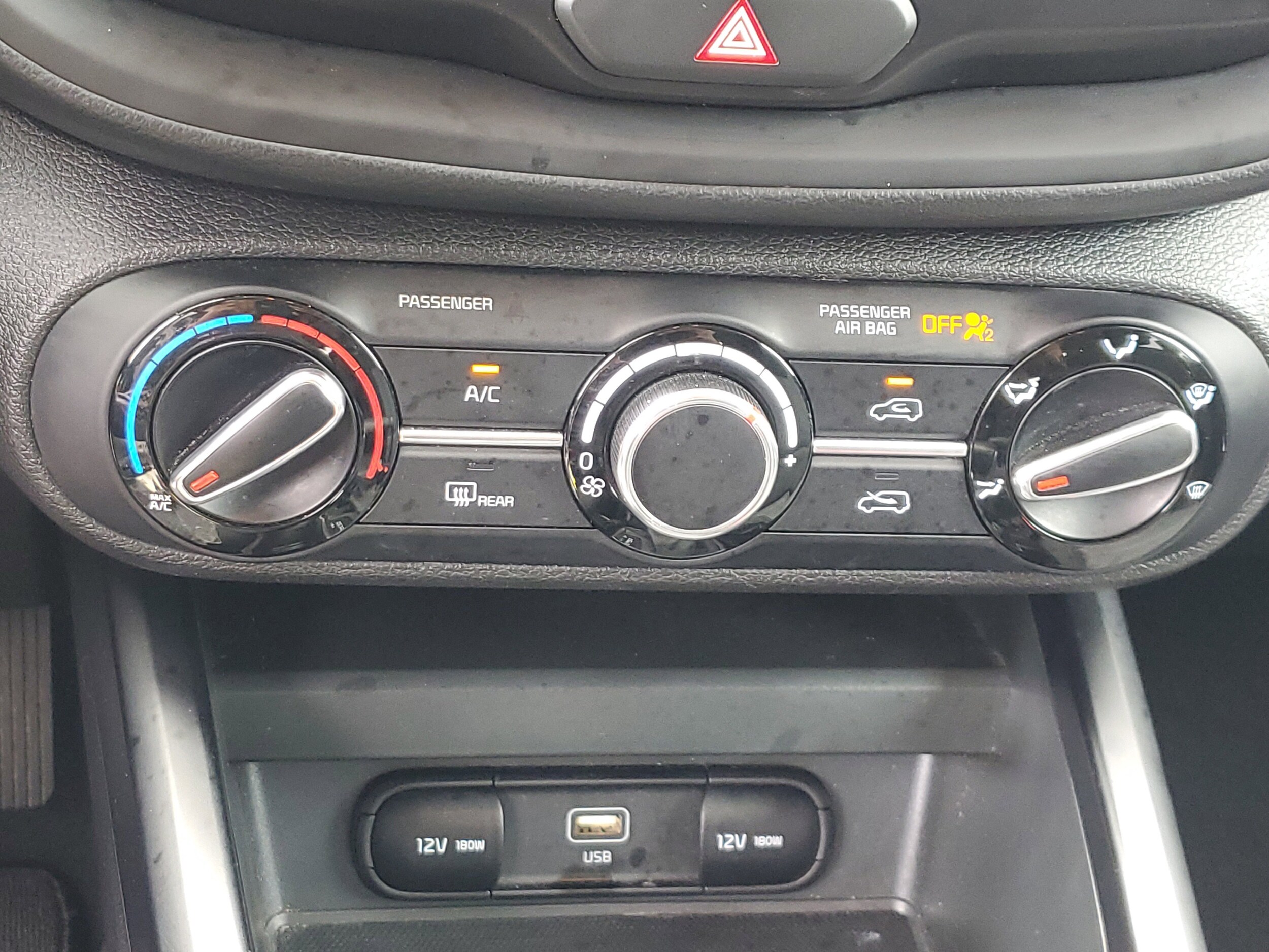 2023 Kia Soul LX - Photo 28