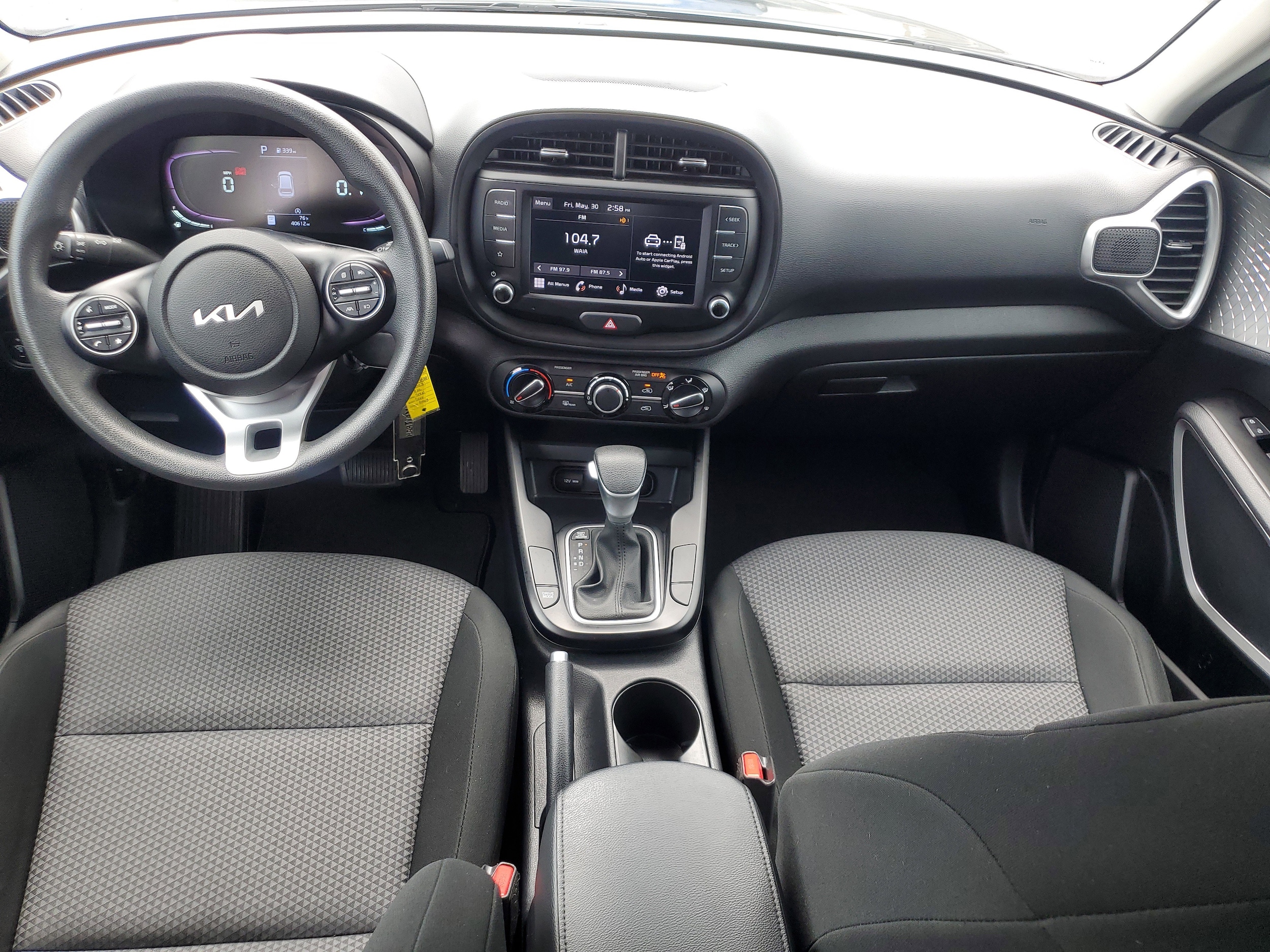2023 Kia Soul LX - Photo 12