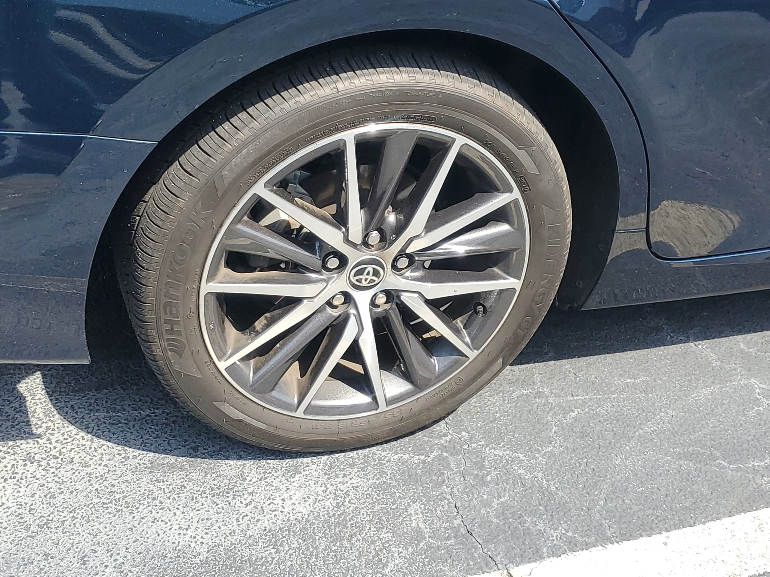 2021 Toyota Camry XLE photo 4