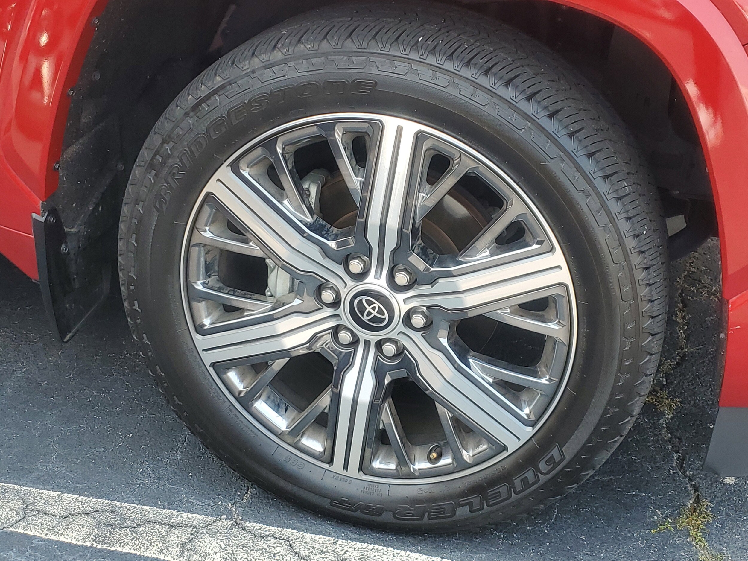 2023 Toyota Sequoia Capstone photo 4
