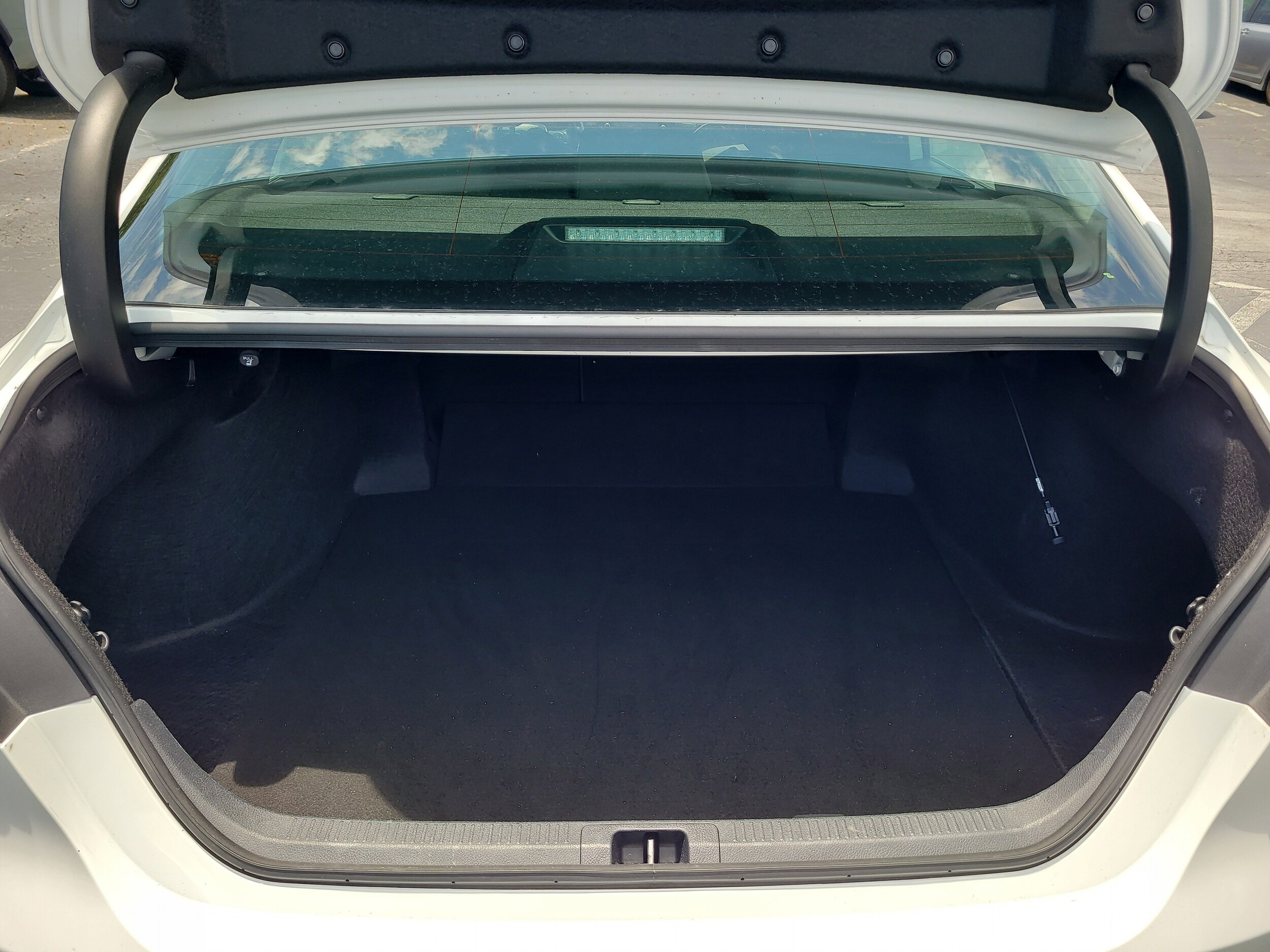 2024 Toyota Camry LE - Photo 8