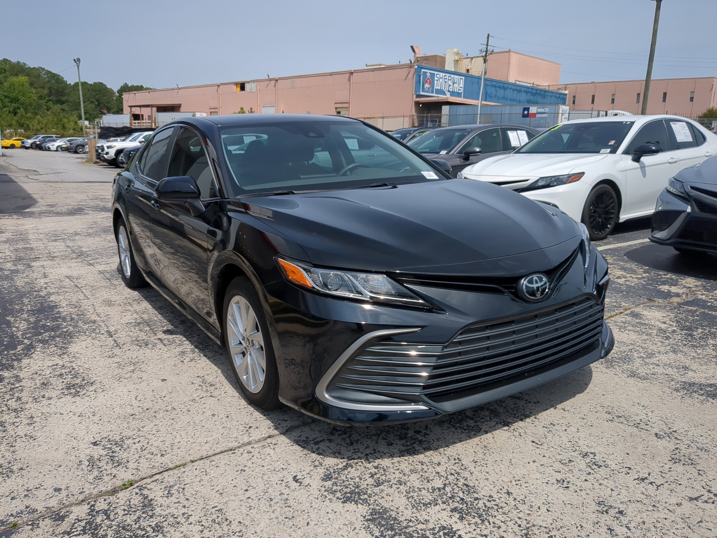 2023 Toyota Camry LE photo 3