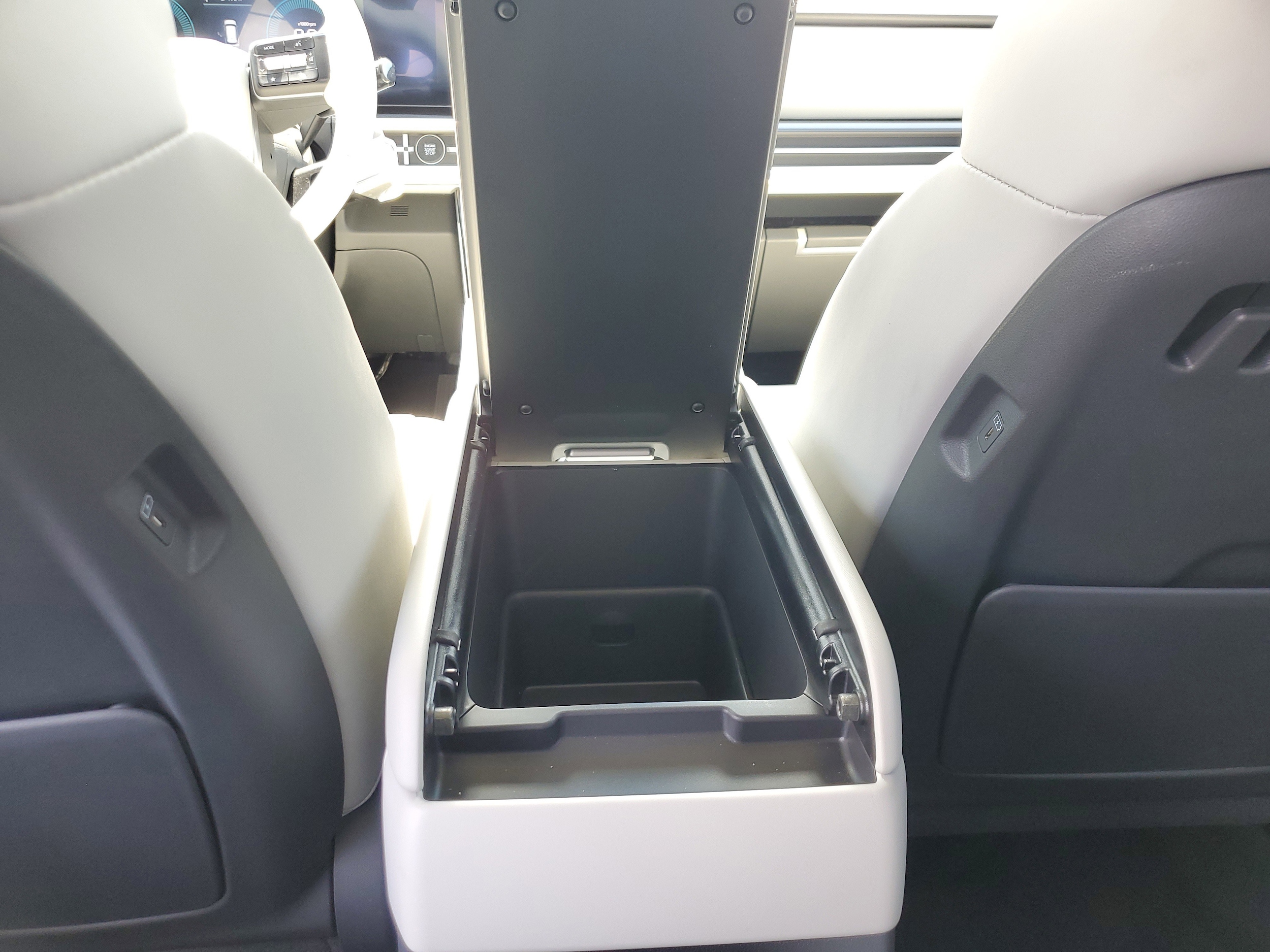 2025 Hyundai Santa Fe SEL - Photo 13