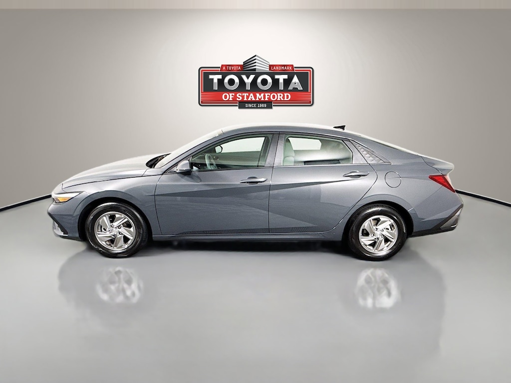 Used 2026 Hyundai Elantra SE Sedan
