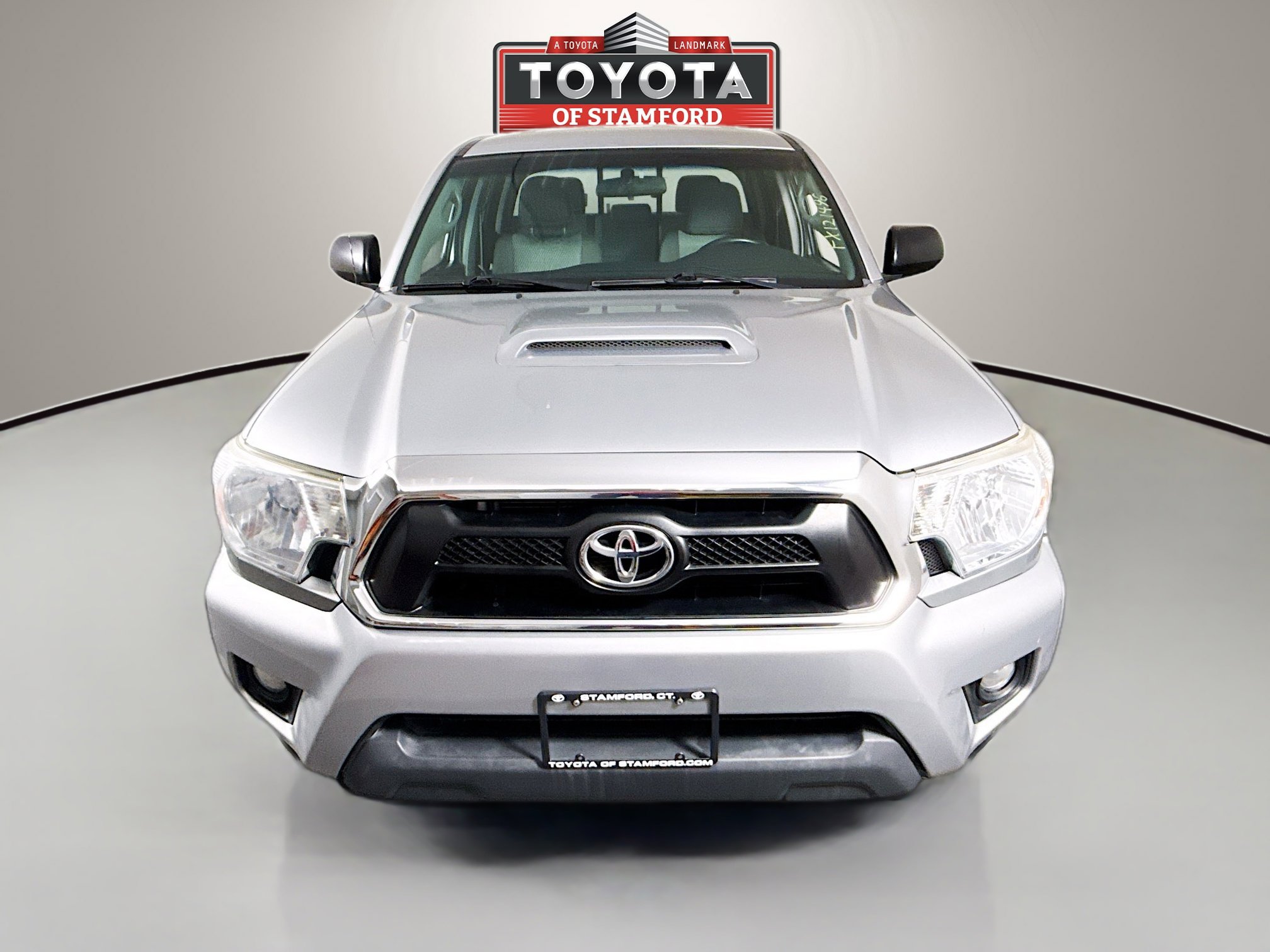 2015 Toyota Tacoma photo 2