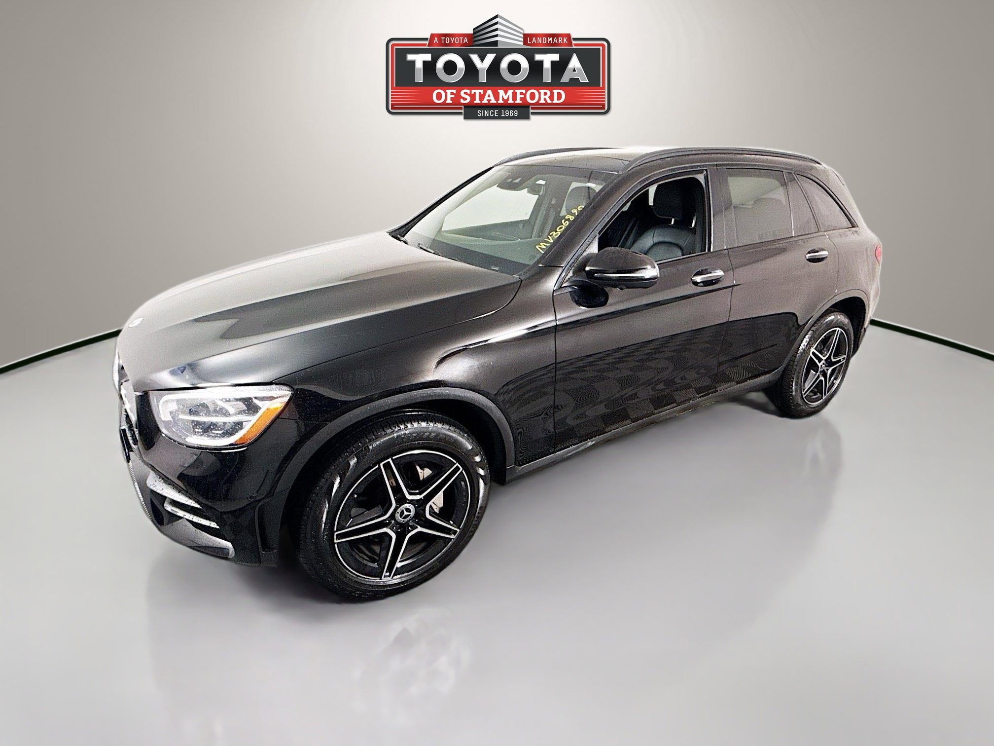 2021 Mercedes Benz GLC 300 photo 2