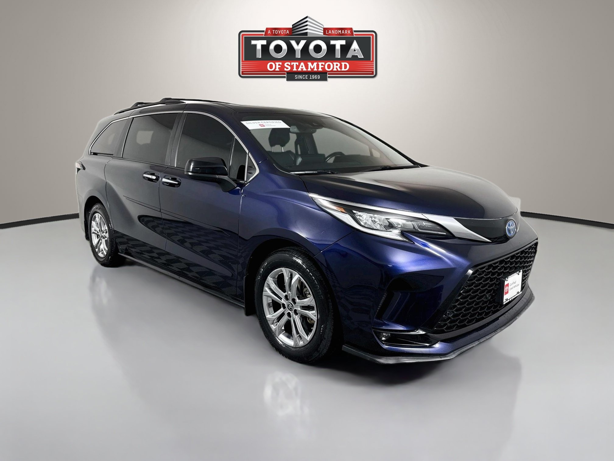 2022 Toyota Sienna XSE Van Passenger Van